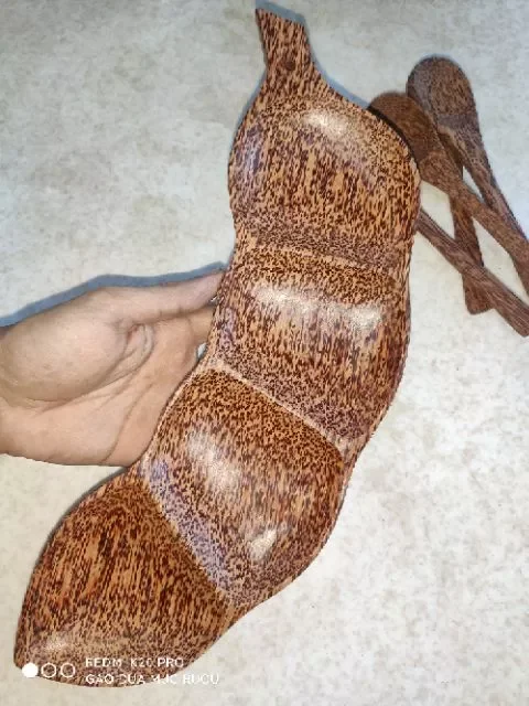 Dĩa gỗ dừa hình trái me trang trí