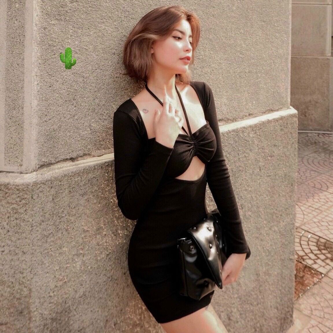 Đầm body tôn dáng khoe eo yếm cổ PC