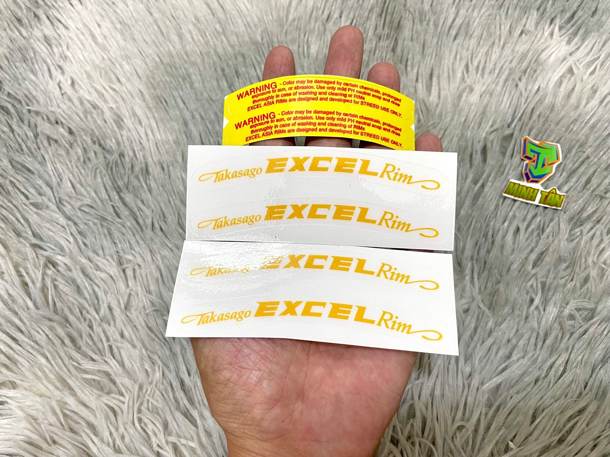 Tem mâm Excel Rim Vàng nền trong
