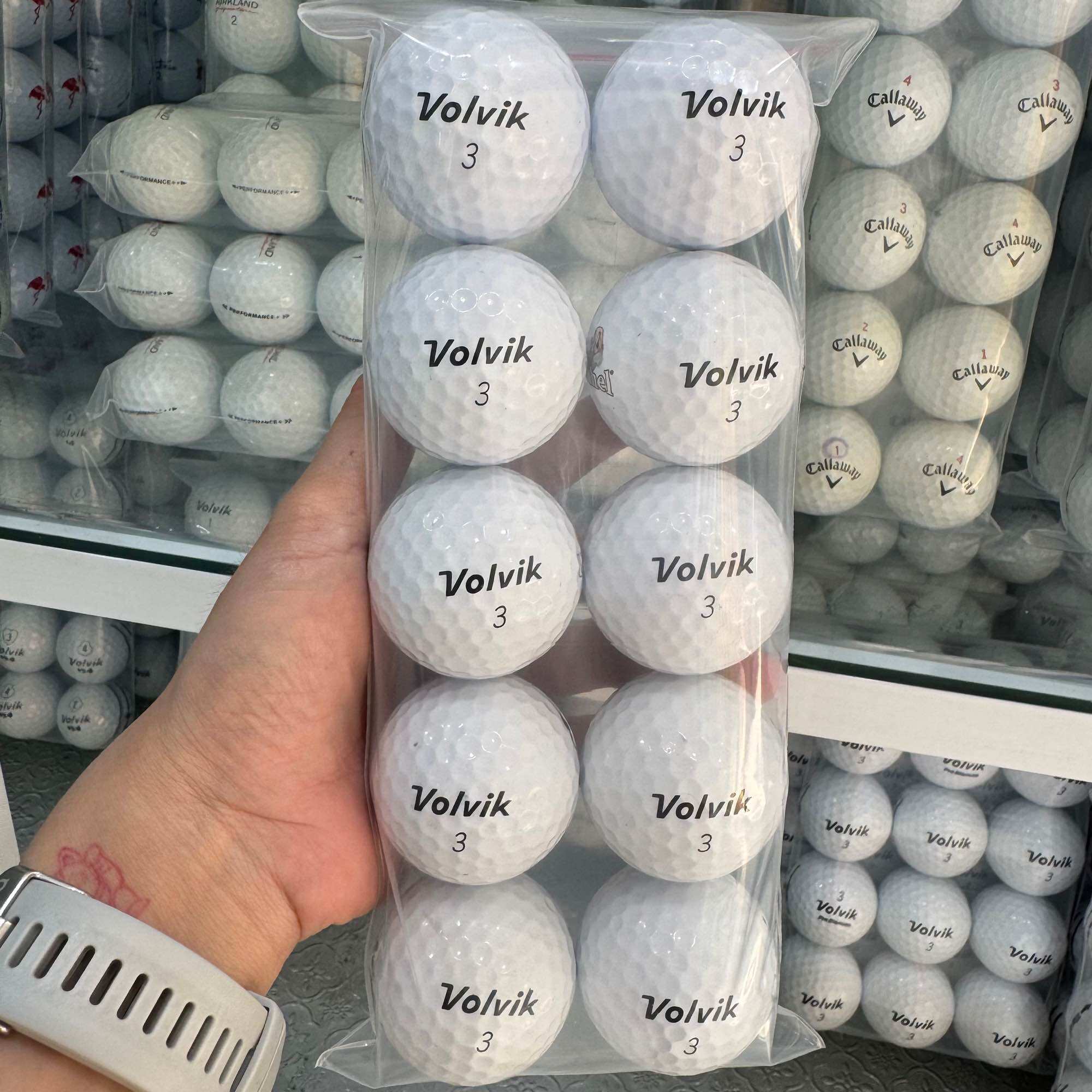 Bóng golf Volvik màu trắng độ mới 99% (Combo 10 quả)
