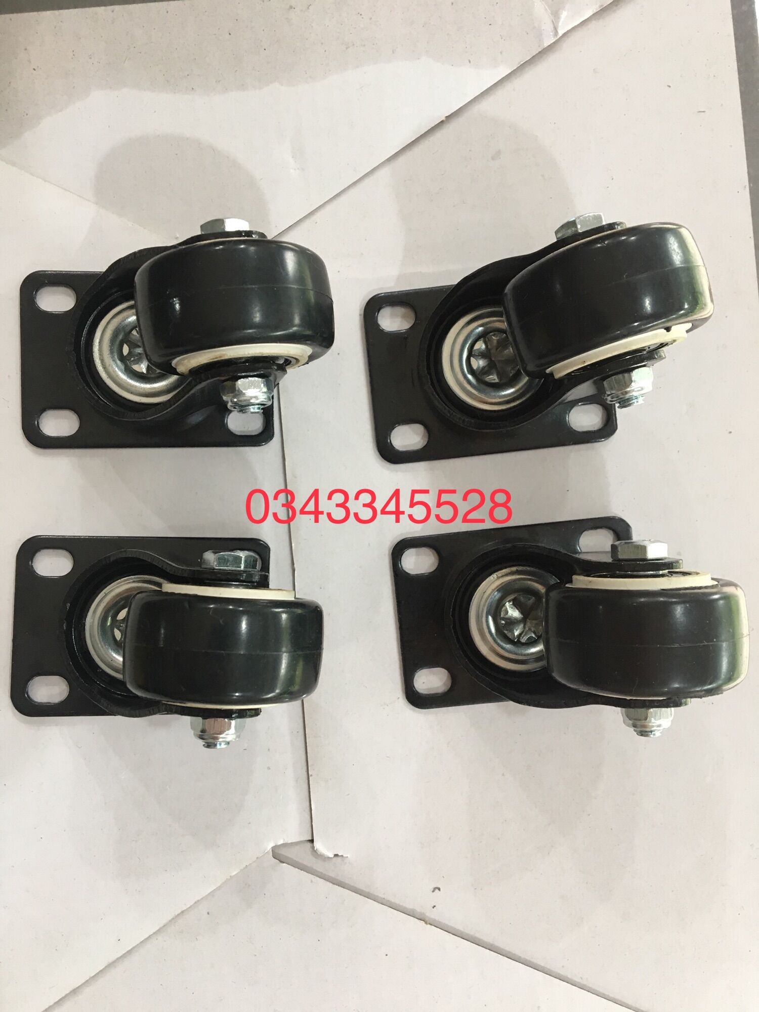 Bộ 4 bánh xe đẩy hàng xoay 360 độ, loại 4cm nhóm màu viền đen dùng trong chế tạo cơ khí, làm xe đẩy, xe lăn, chân tủ kính, tủ hàng