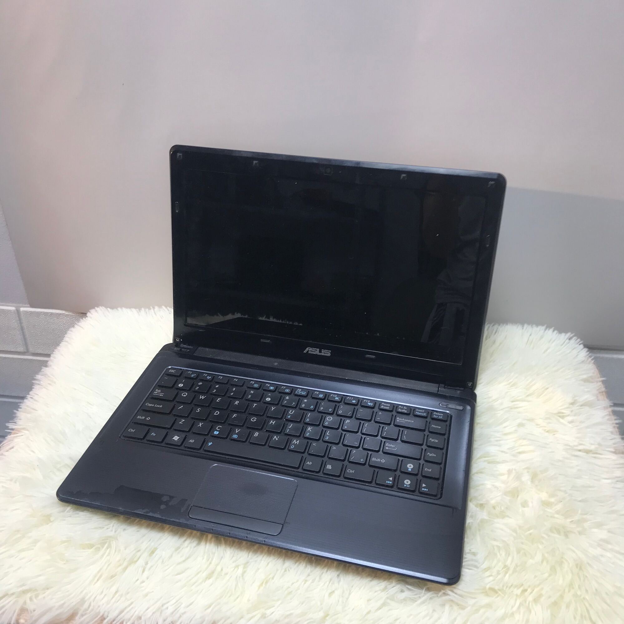 Laptop Asus i3 Ram 4gb Pin Mới HDD 320Gb Cam Mic Ok ( Mới 95%)