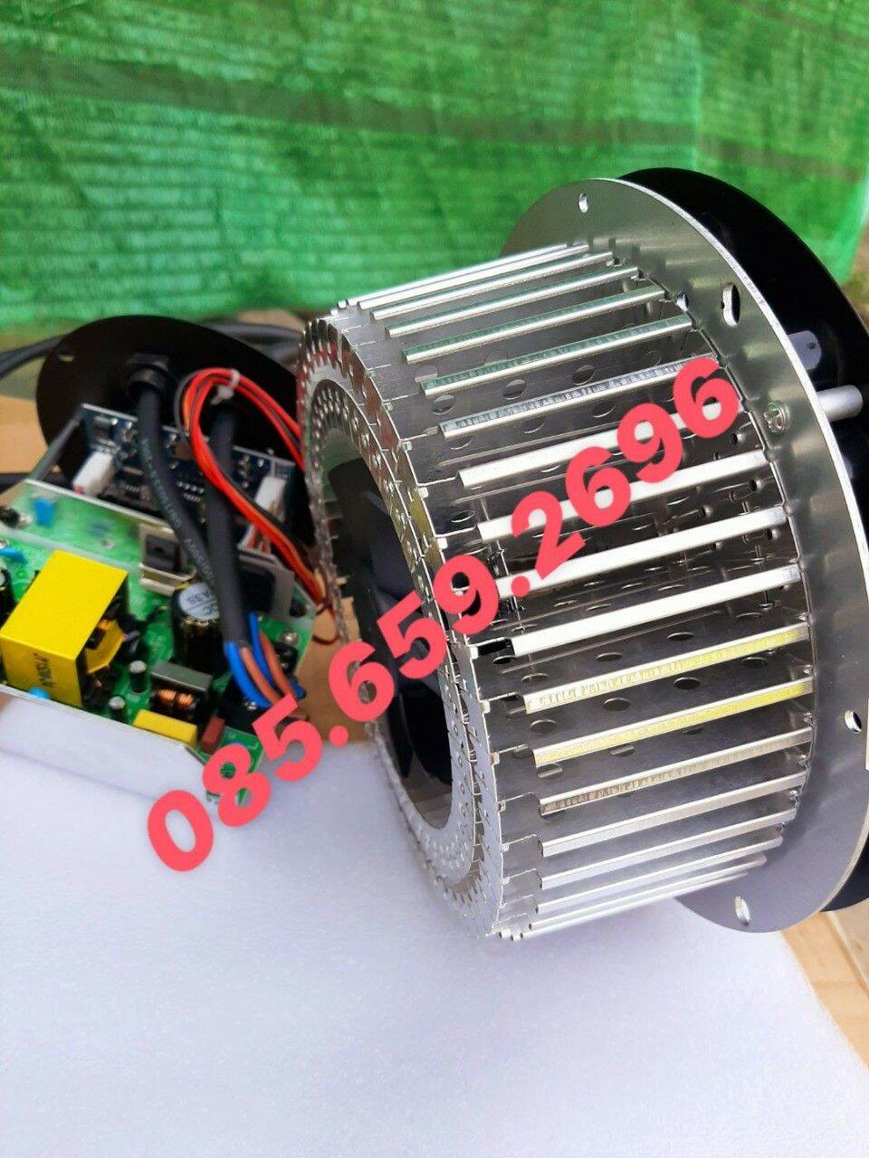 Đèn sân khấu par led 60 full màu 9w