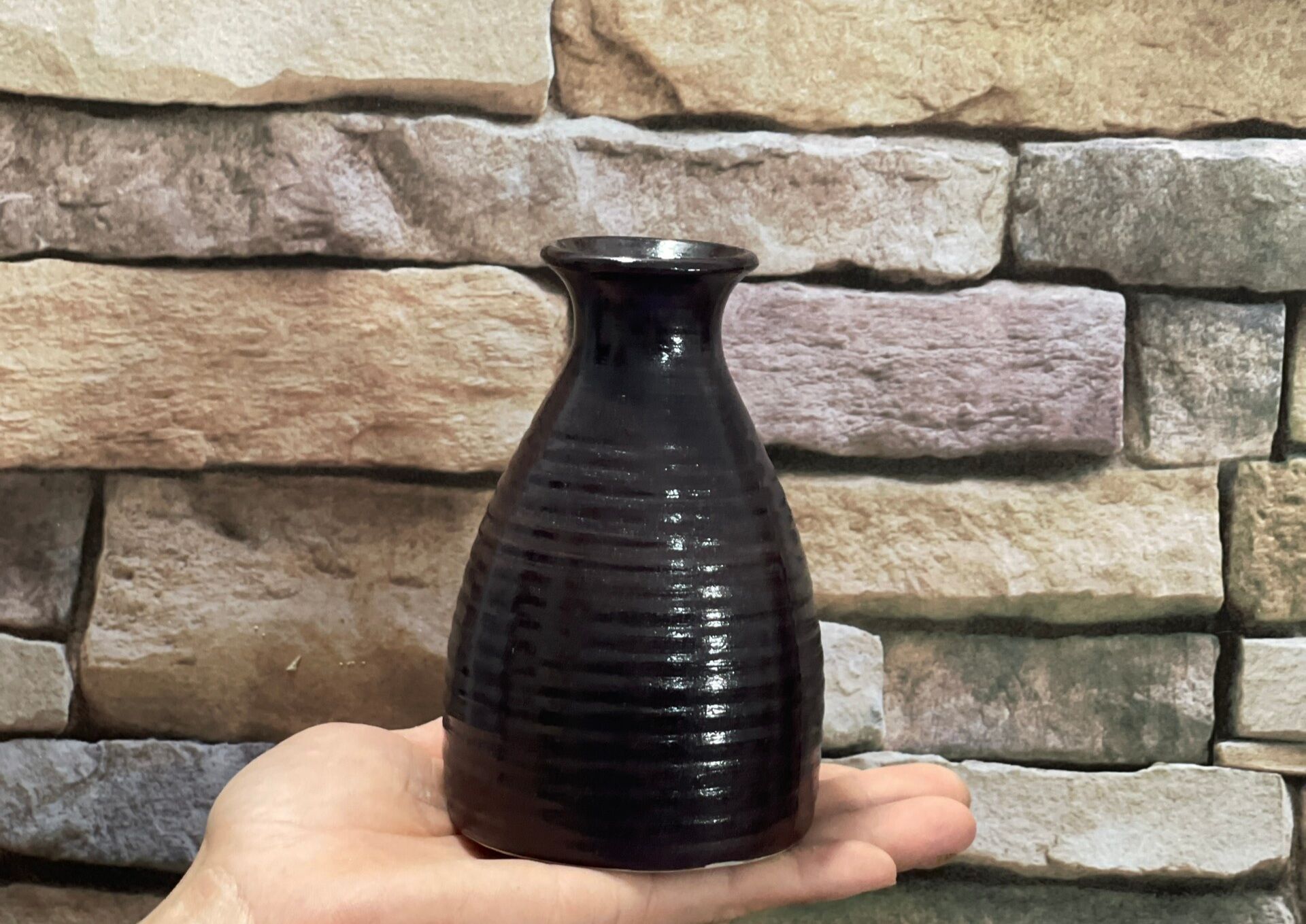 Bình dùng cắm hoa Sake gốm sứ Bát Tràng (cao 13cm, đường kính 9cm)