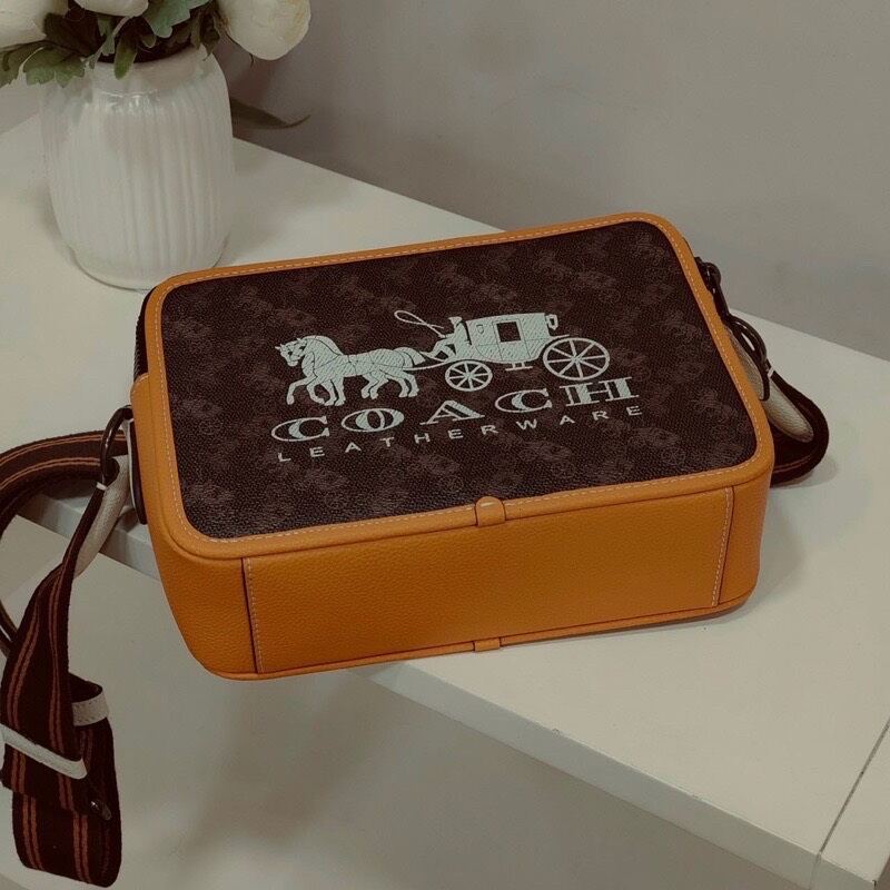 NEW C🅾️ac.h Charter Crossbody 24 da thật xịn xò