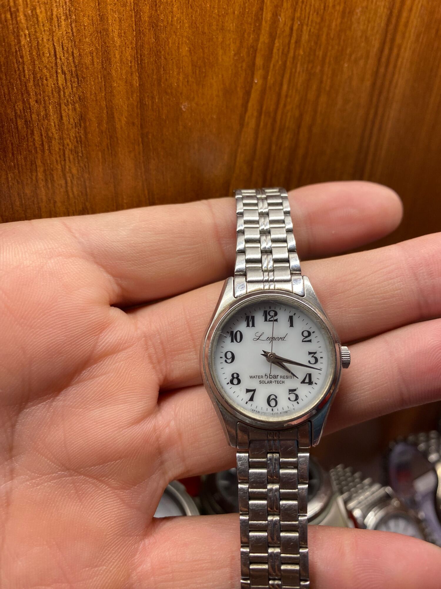 đồng hồ nữ năng lượng mặt trời hiệu LEOPARD CITIZEN SOLAR TECH ,