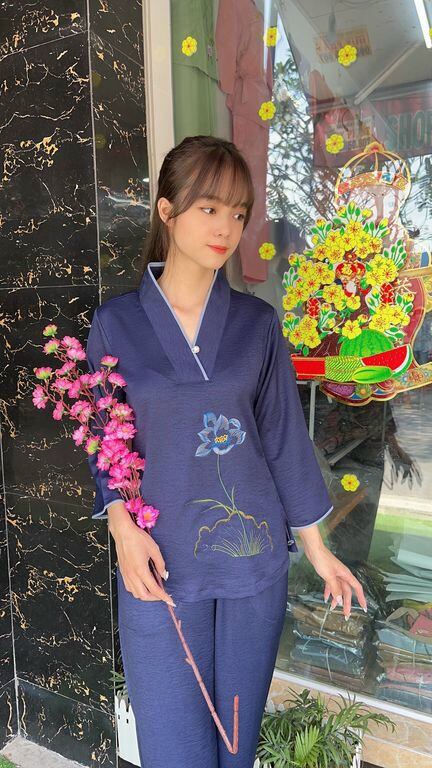 Đồ lam đi chùa, vải đũi, mẫu nút ngọc