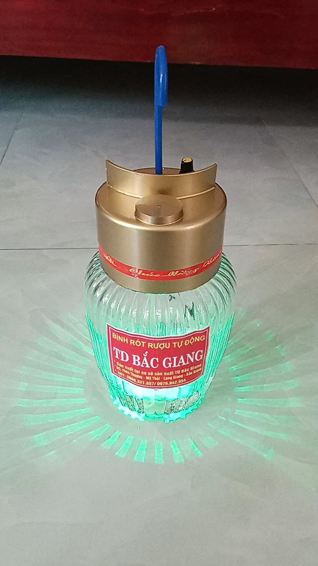 Máy rót rượu tự động