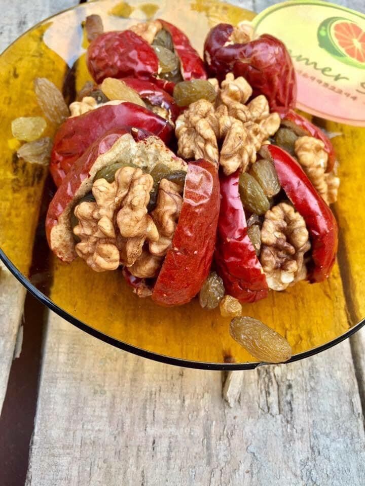 Táo Đỏ kẹp Óc Chó Nho Khô 500Gram