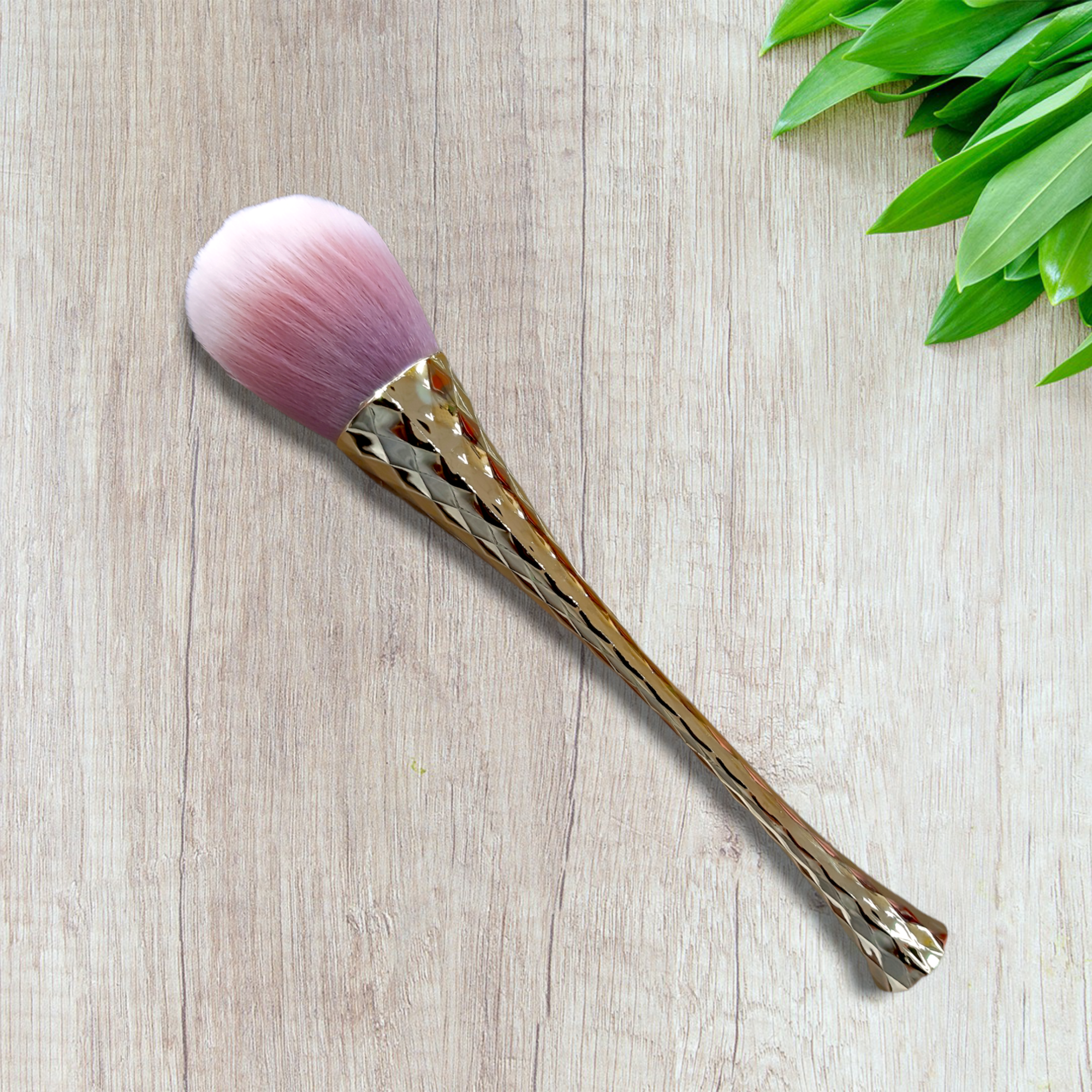 Cọ trang điểm, cọ phủi bụi nail cán vàng