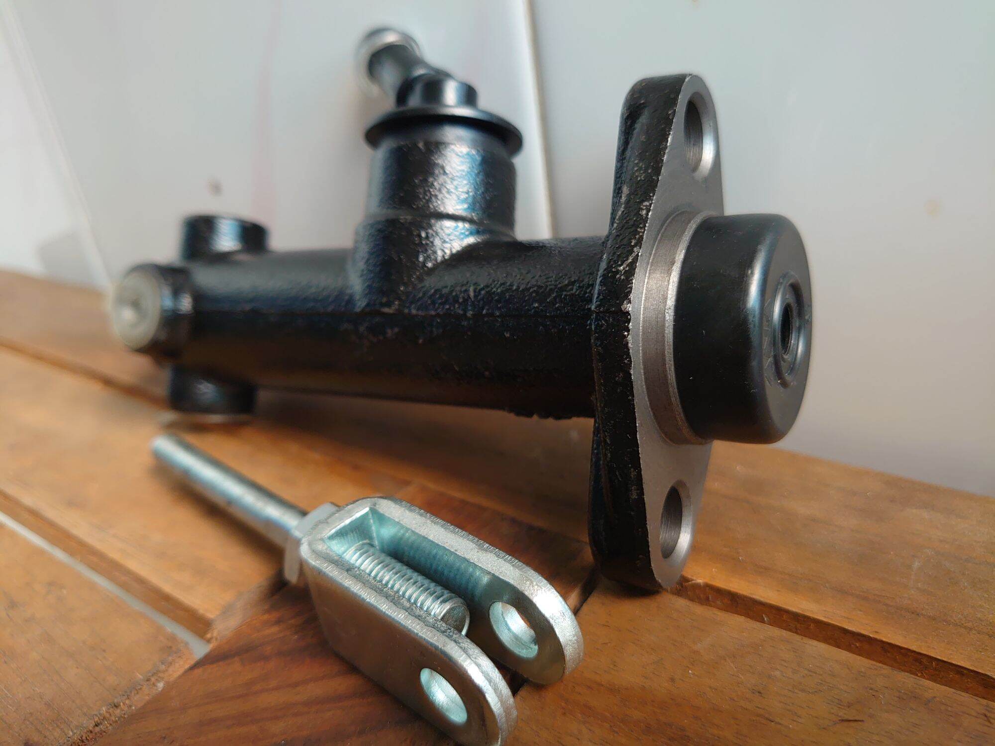 Tổng phanh xe nâng TCM FD15-30 (*)