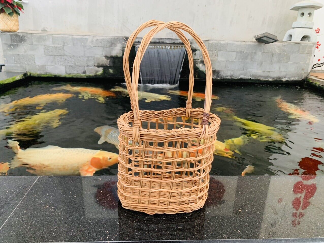 Giỏ mây đáy tròn đựng hoa quả