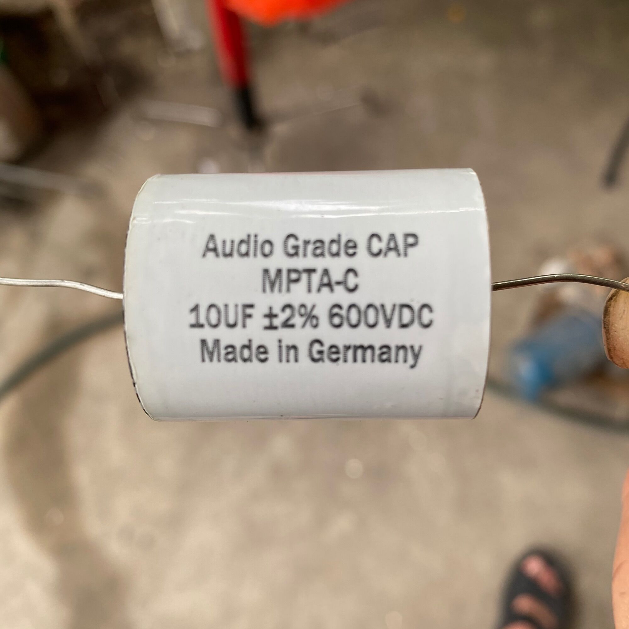 Tụ Audio Grade 10uf/ 600VDC   | Chất lượng âm thanh   | 10UF ±2% 600VDC   | Sản xuất tại Đức   | Giá 1 chiếc   | Chân đồng màu bạc