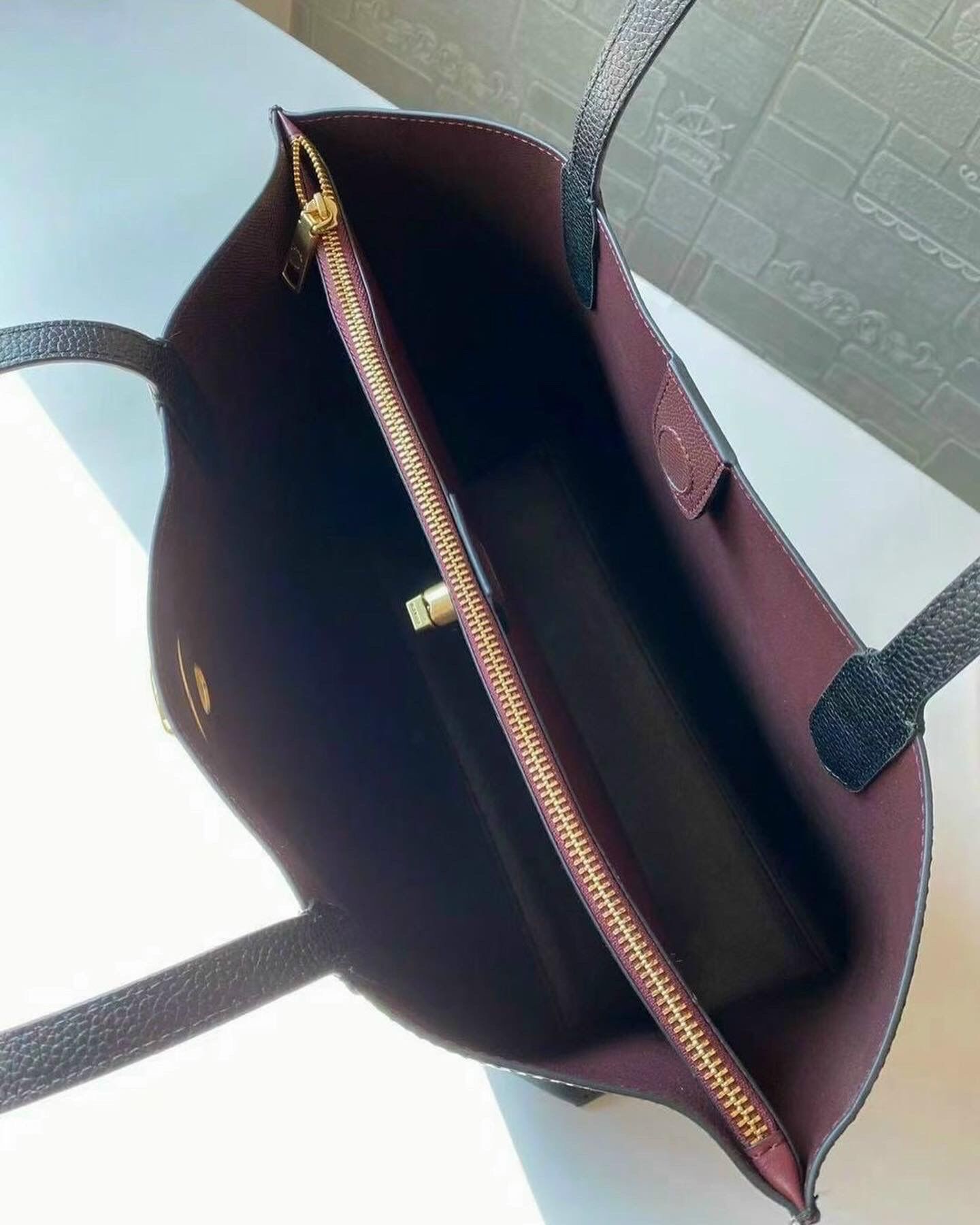 Túi Tote Coach Willow xuất xịn