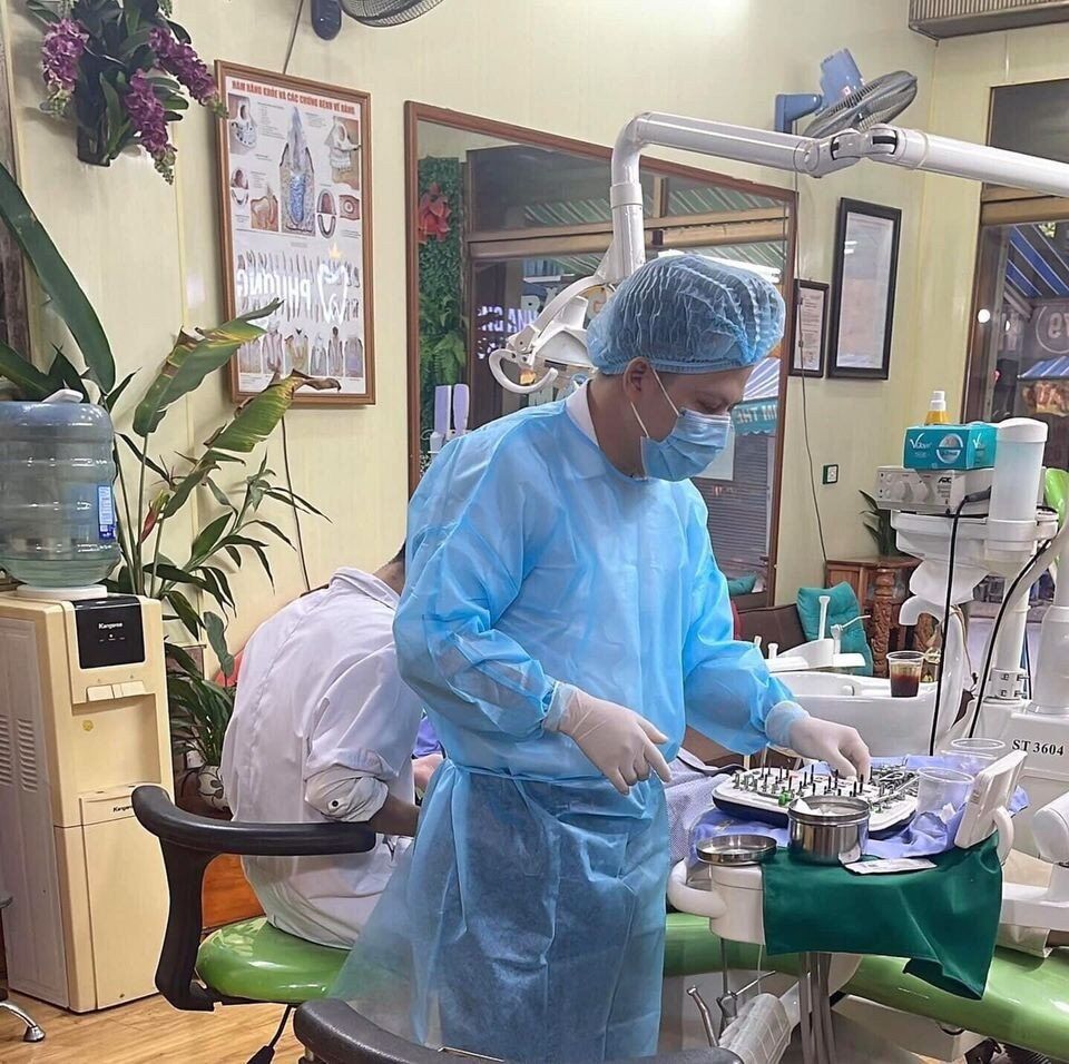Áo tiệt trùng dùng 1 lần