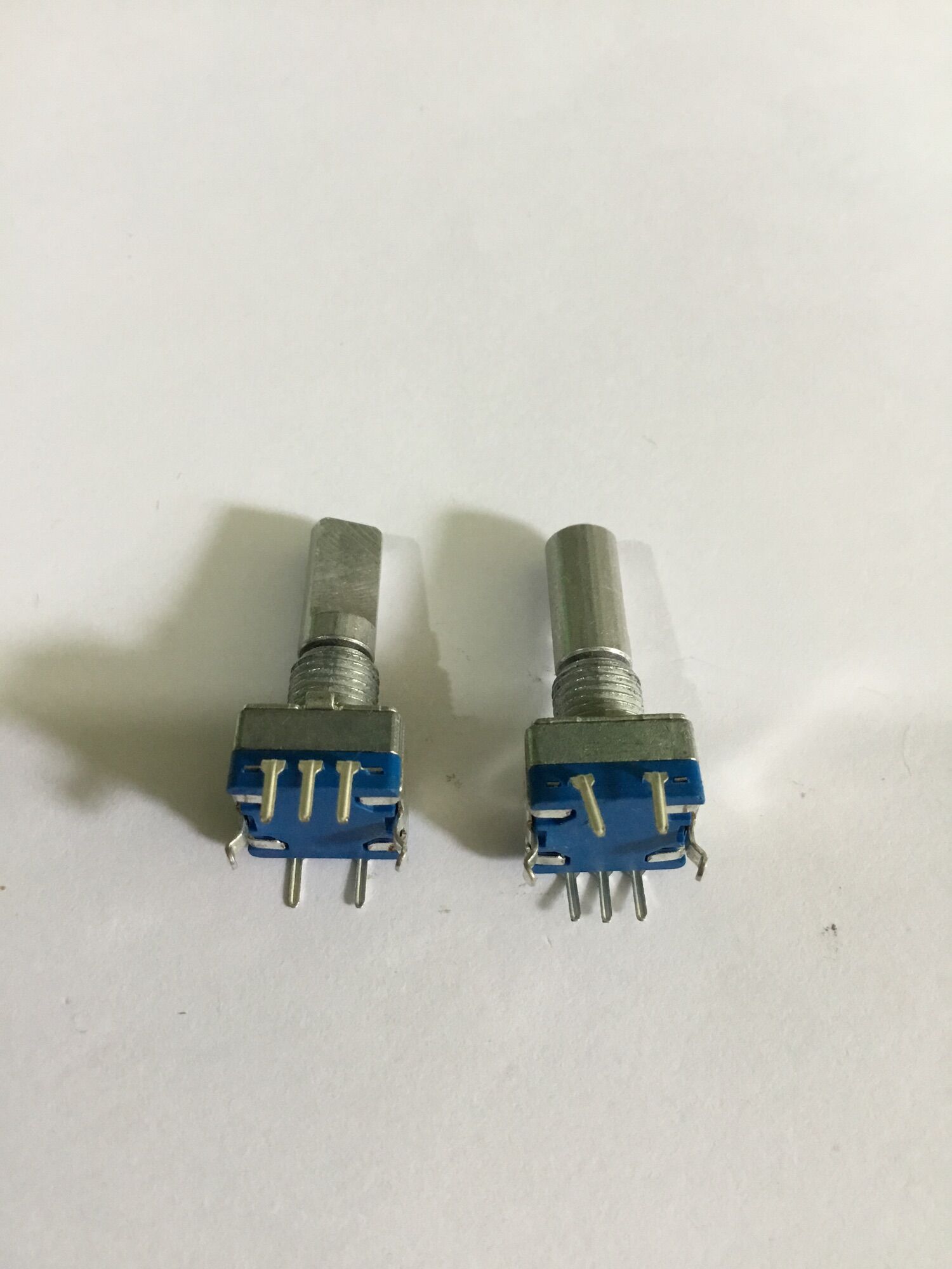 1 CHIẾC VOLUME VÔ CẤP CÁN DÀI 20mm