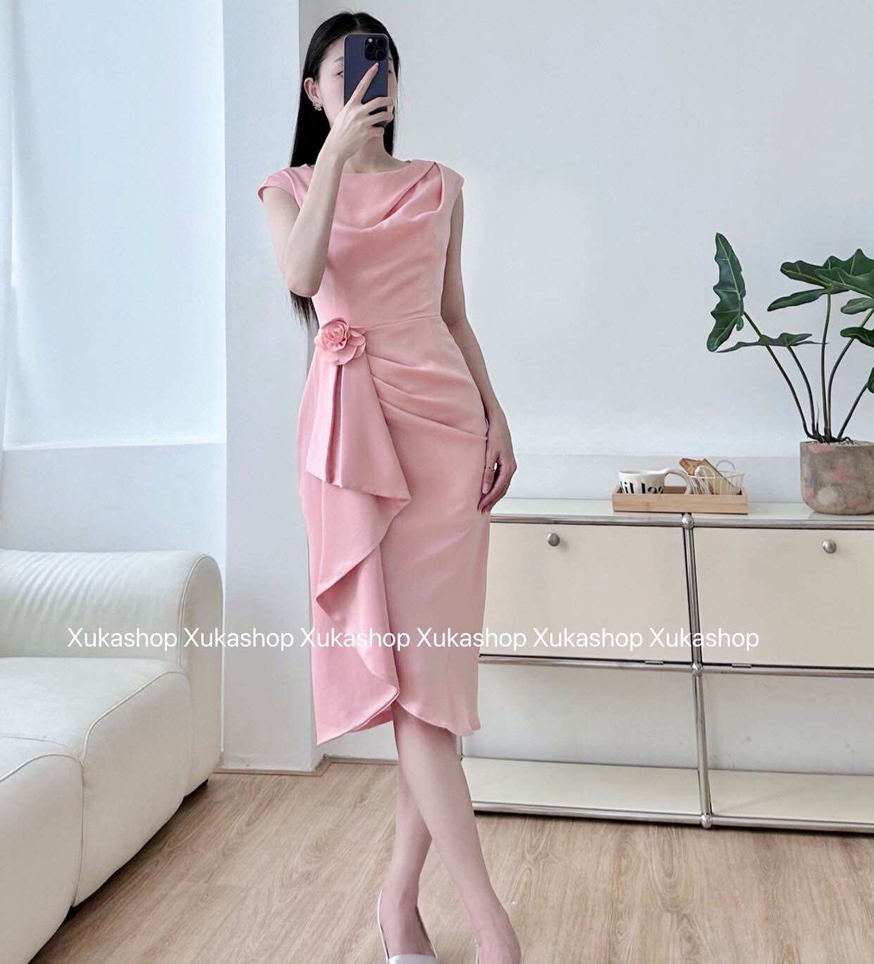 Đầm body dự tiệc chất lụa satin xẻ tà sang chảnh