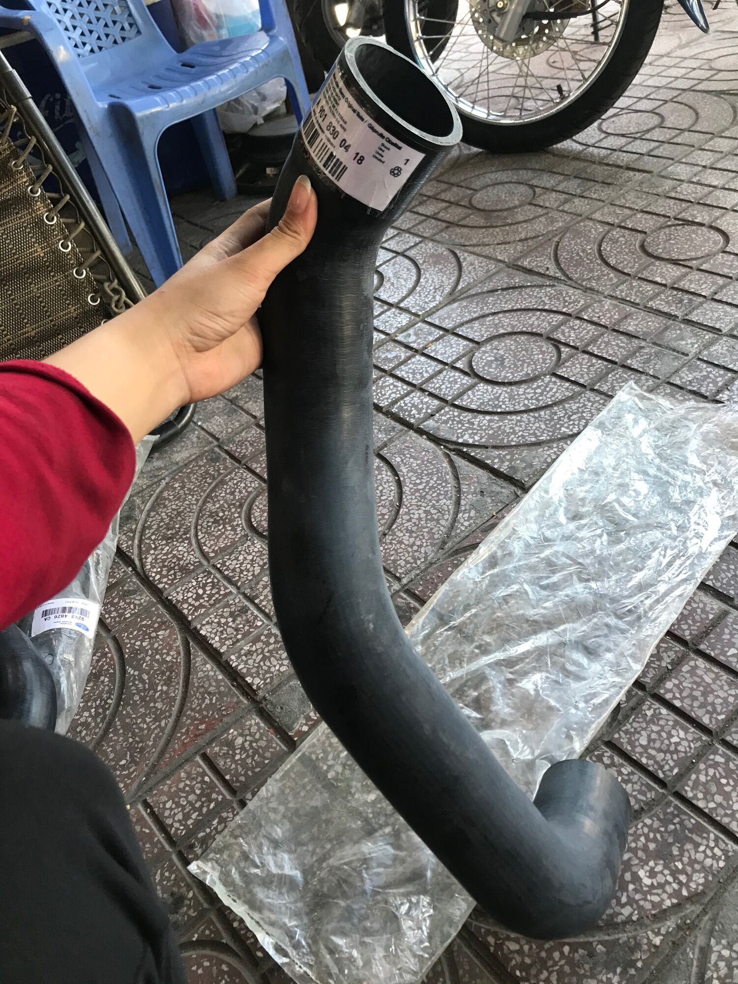 Ống Cao Su Làm Mát Turbo Mercedes Benz Sprinter