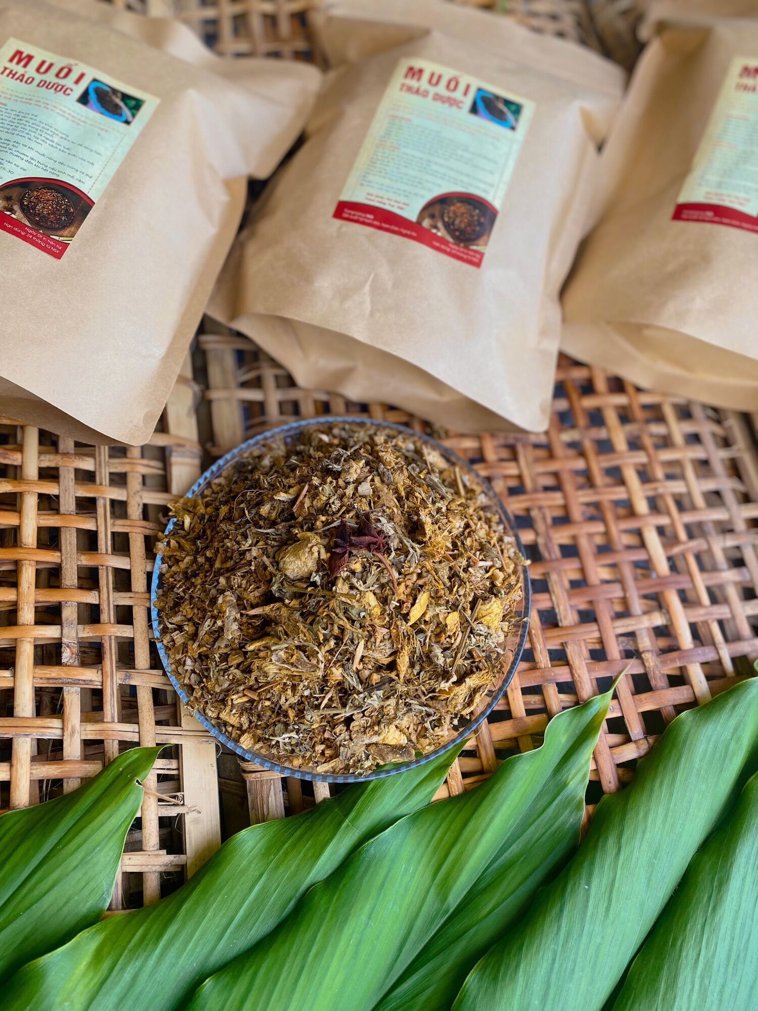 Muối thảo dược chườm bụng sau sinh (handmade)