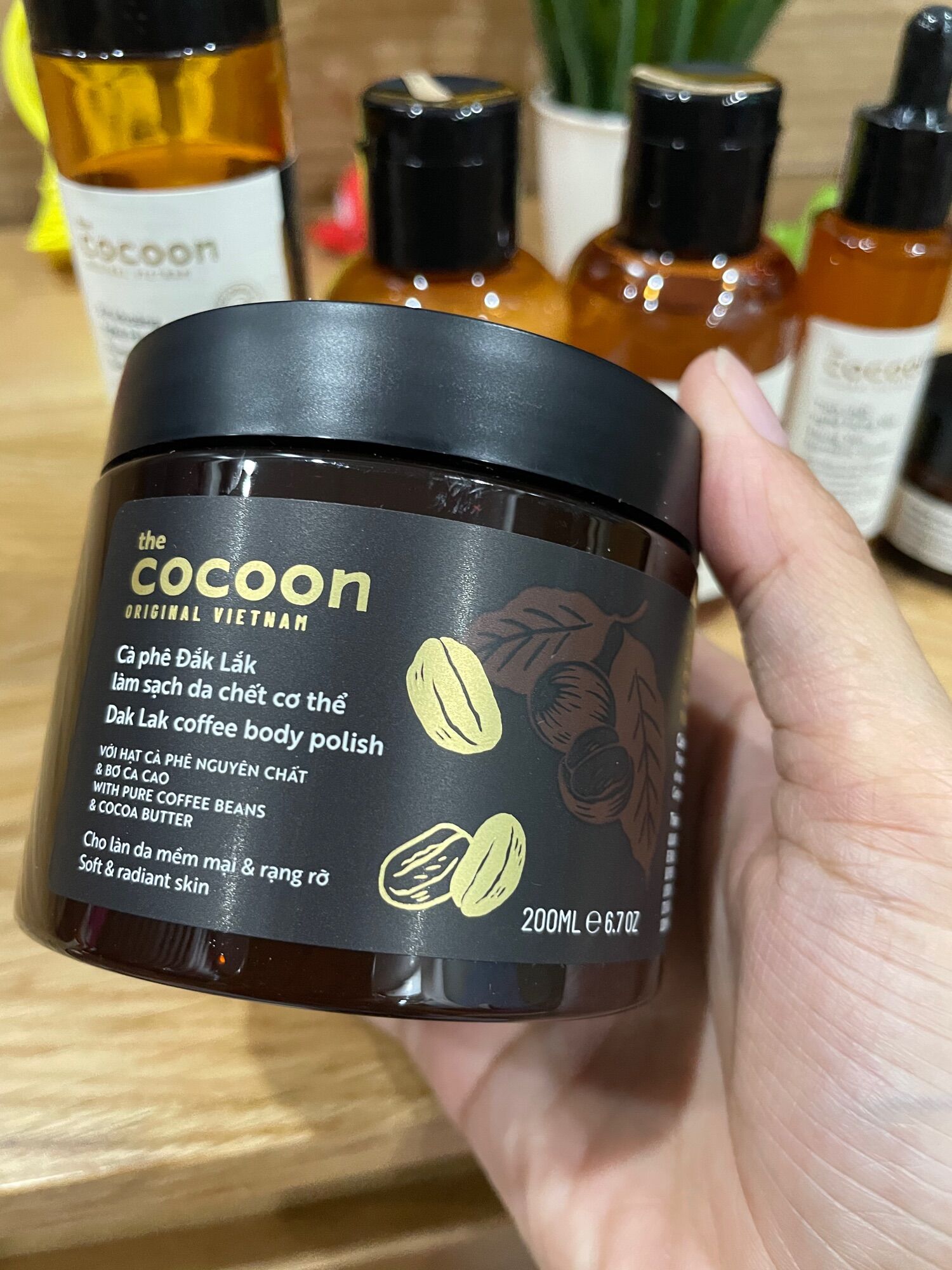Tẩy tế bào chết body hạt cà phê và bơ ca cao cocoon 200ml chính hãng( SHOP MẸ HÂN VY)