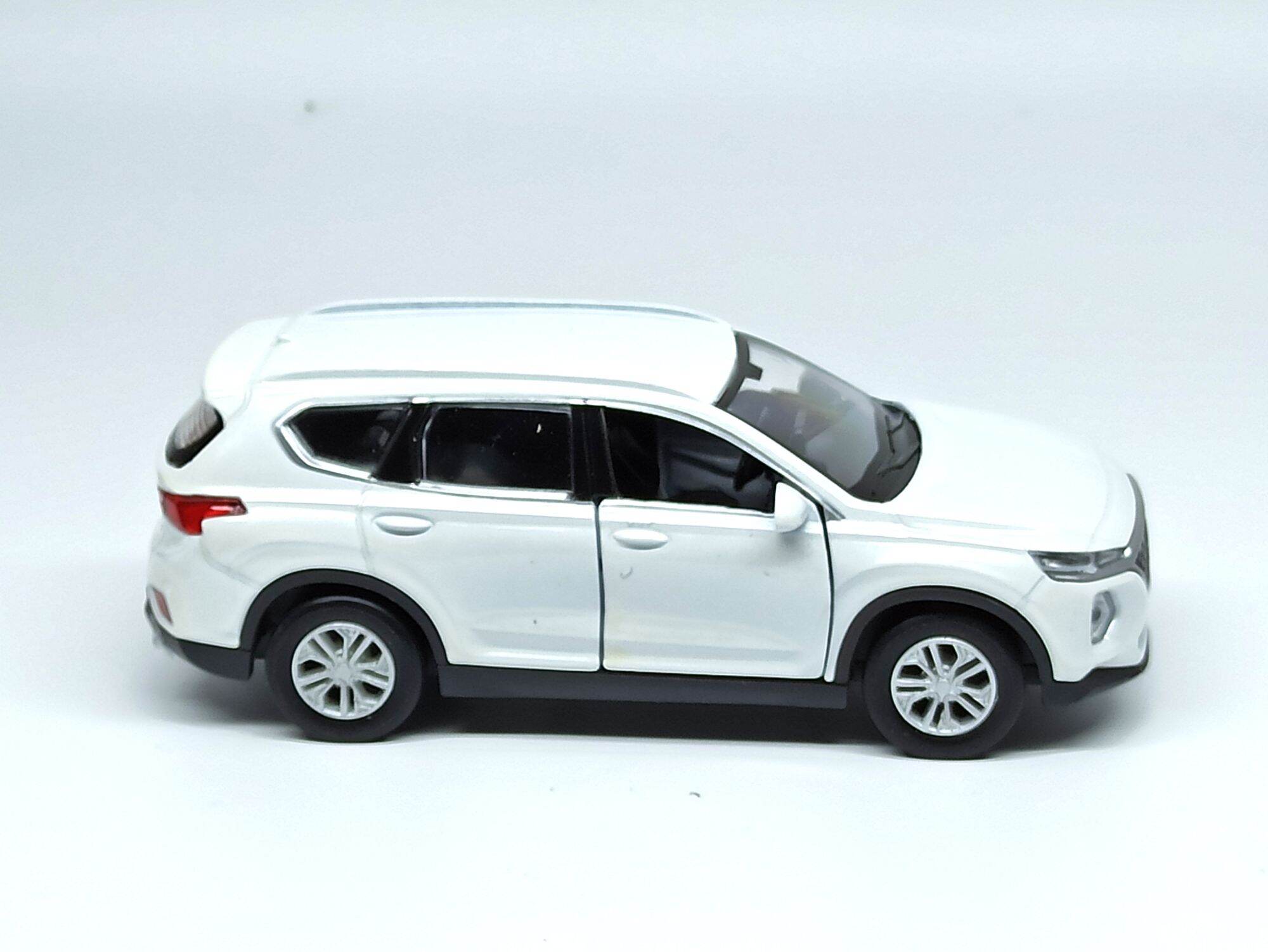 Mô hình xe Hyundai Santa Fe 2019