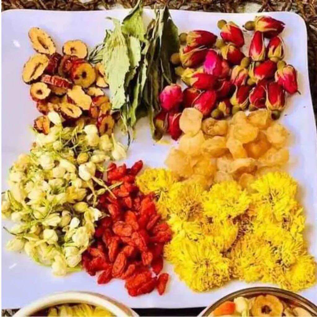 Trà dưỡng nhan 7 vị (gồm: hoa cúc; nụ hoa hồng; long nhãn; kỷ tử; táo đỏ, cỏ ngọt, hoa nhài)