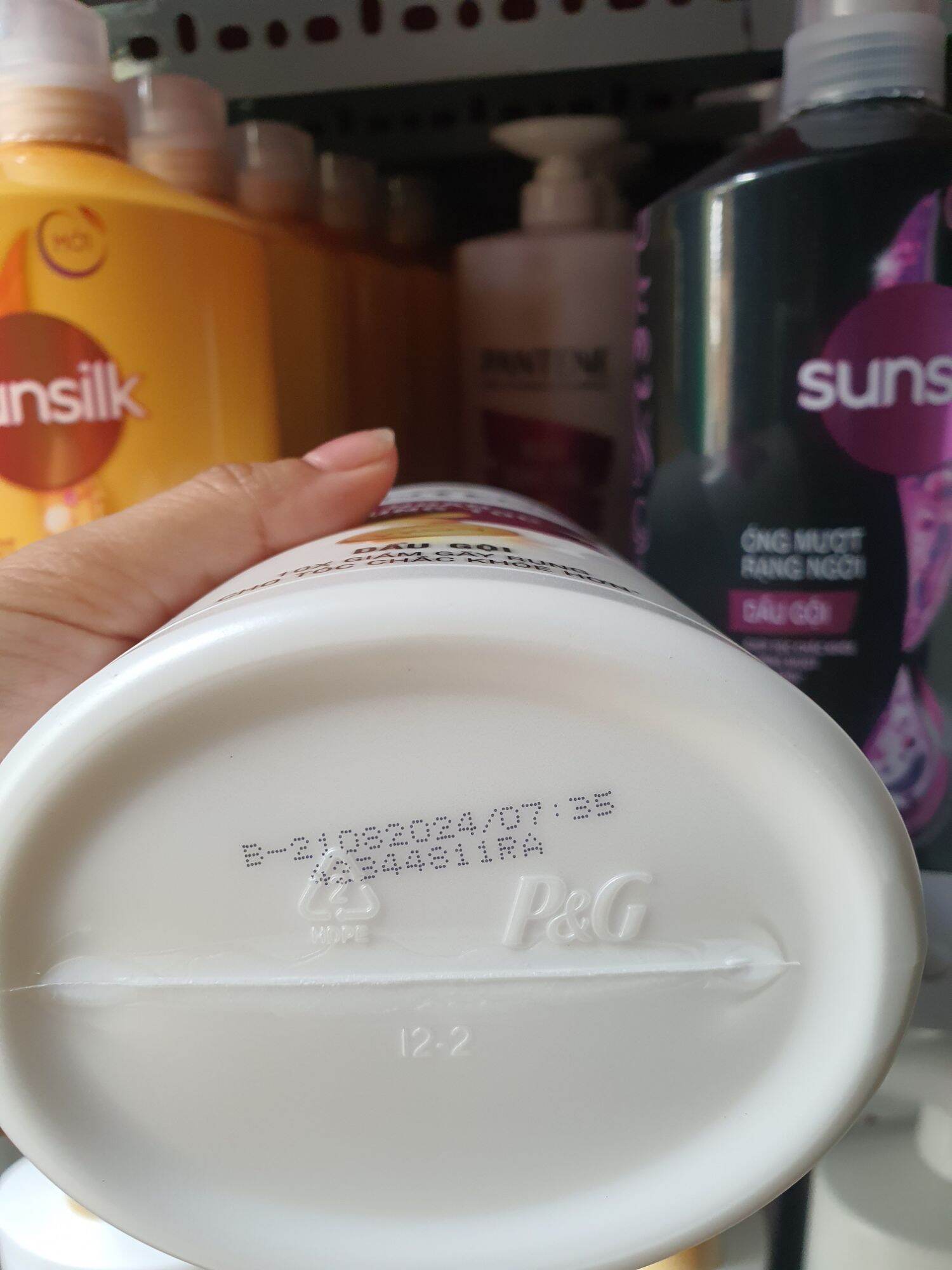 Dầu gội Pantene ngăn rụng tóc 900ml