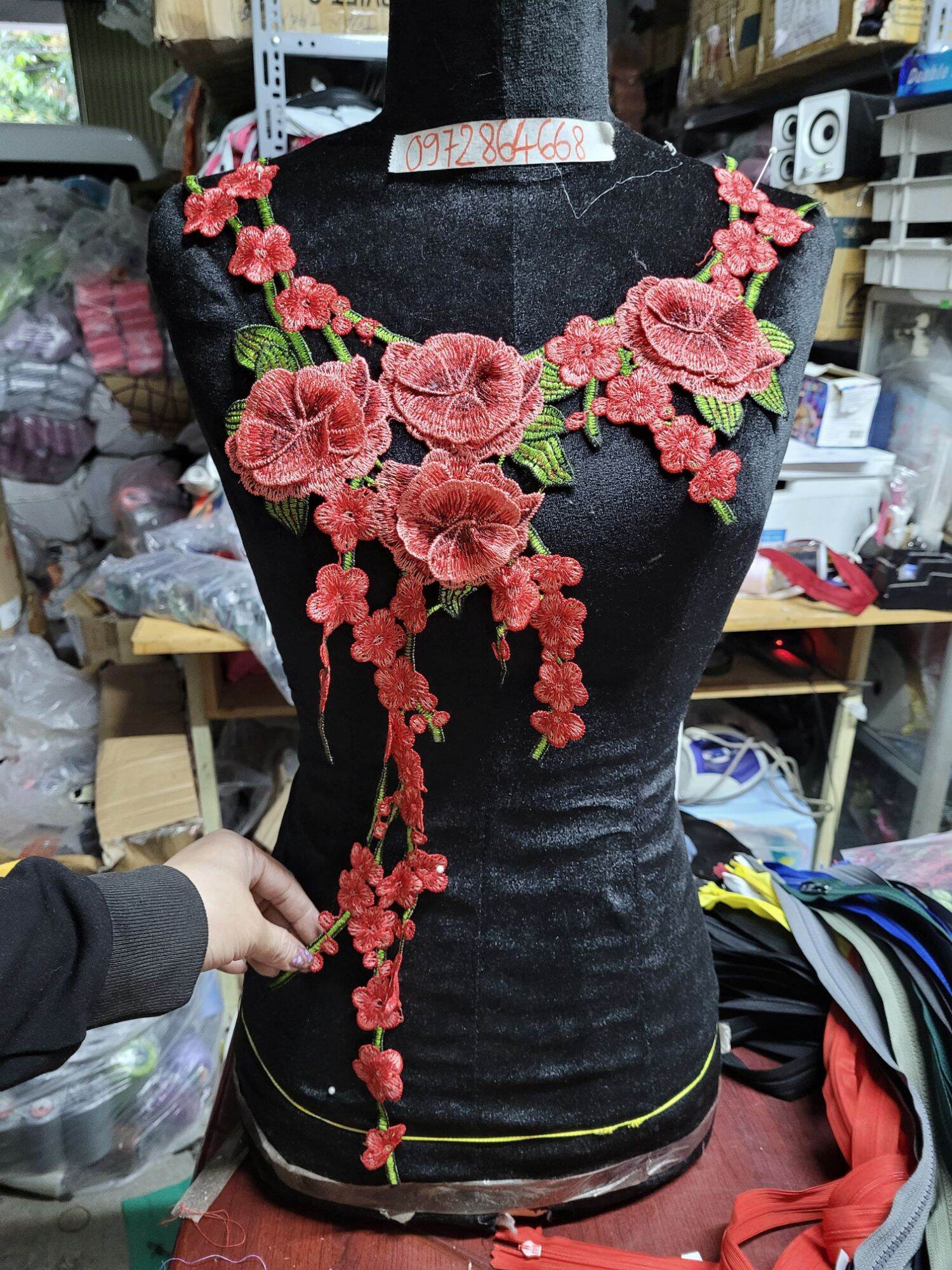 Cổ thêu cao cấp mã CO50 cánh hoa nổi