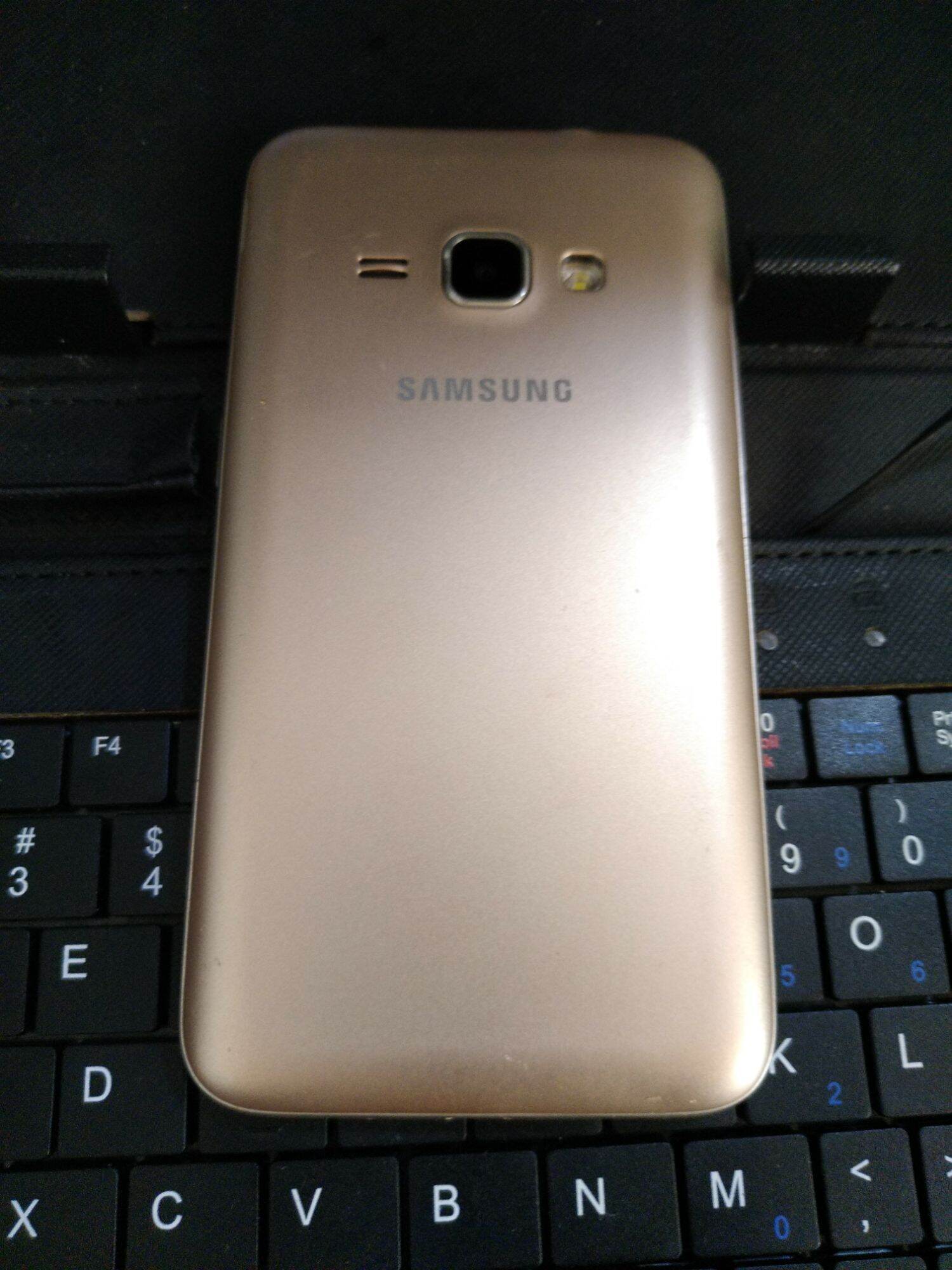 Samsung Galaxy J1 2016 có hỗ trợ sim 4G Ảnh Thật Like new