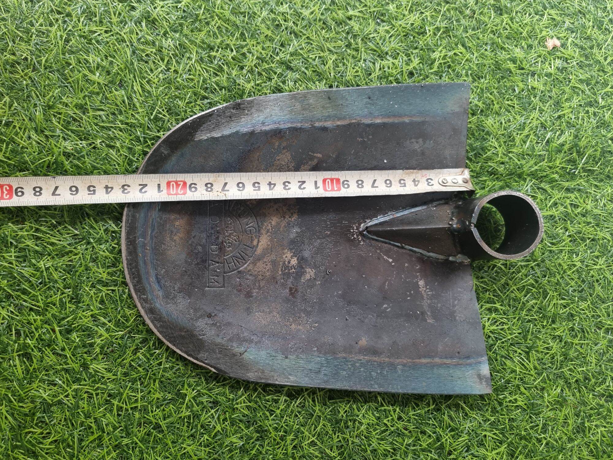 Lưỡi cuốc bảo đảm