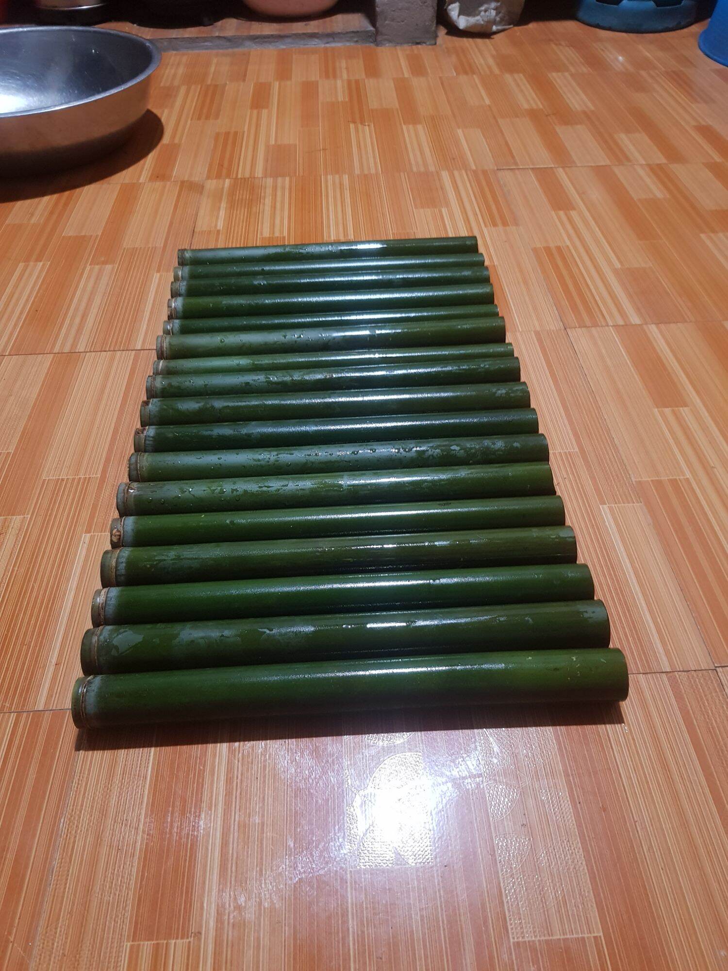 Ống nứa tươi dài 40 cm , đường kính : 3 - 4 cm , nấu cơm lam , nướng thịt , nhồi thịt muối chua...vv