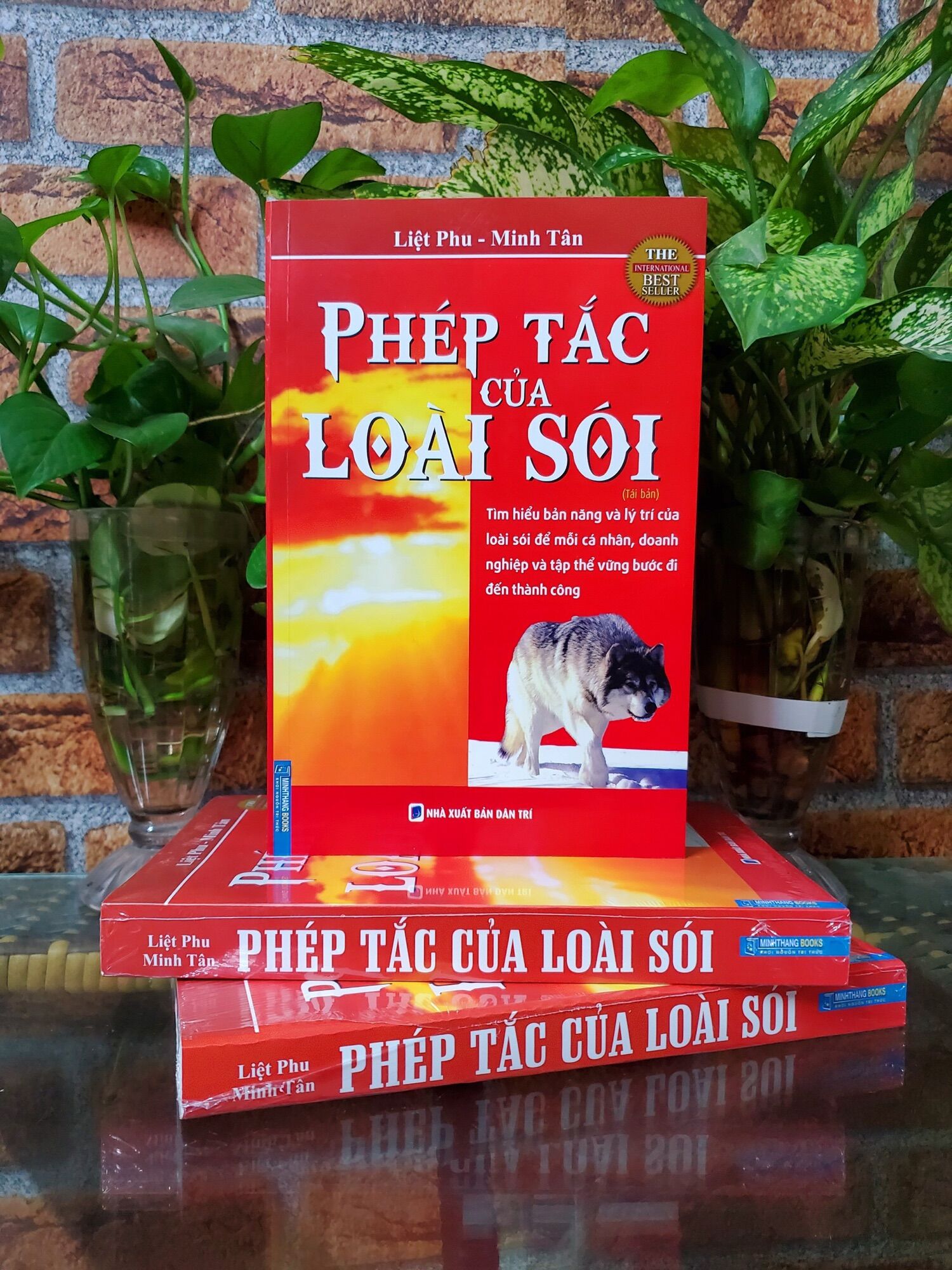 Sách - Phép tắc của loài Sói (tái bản)