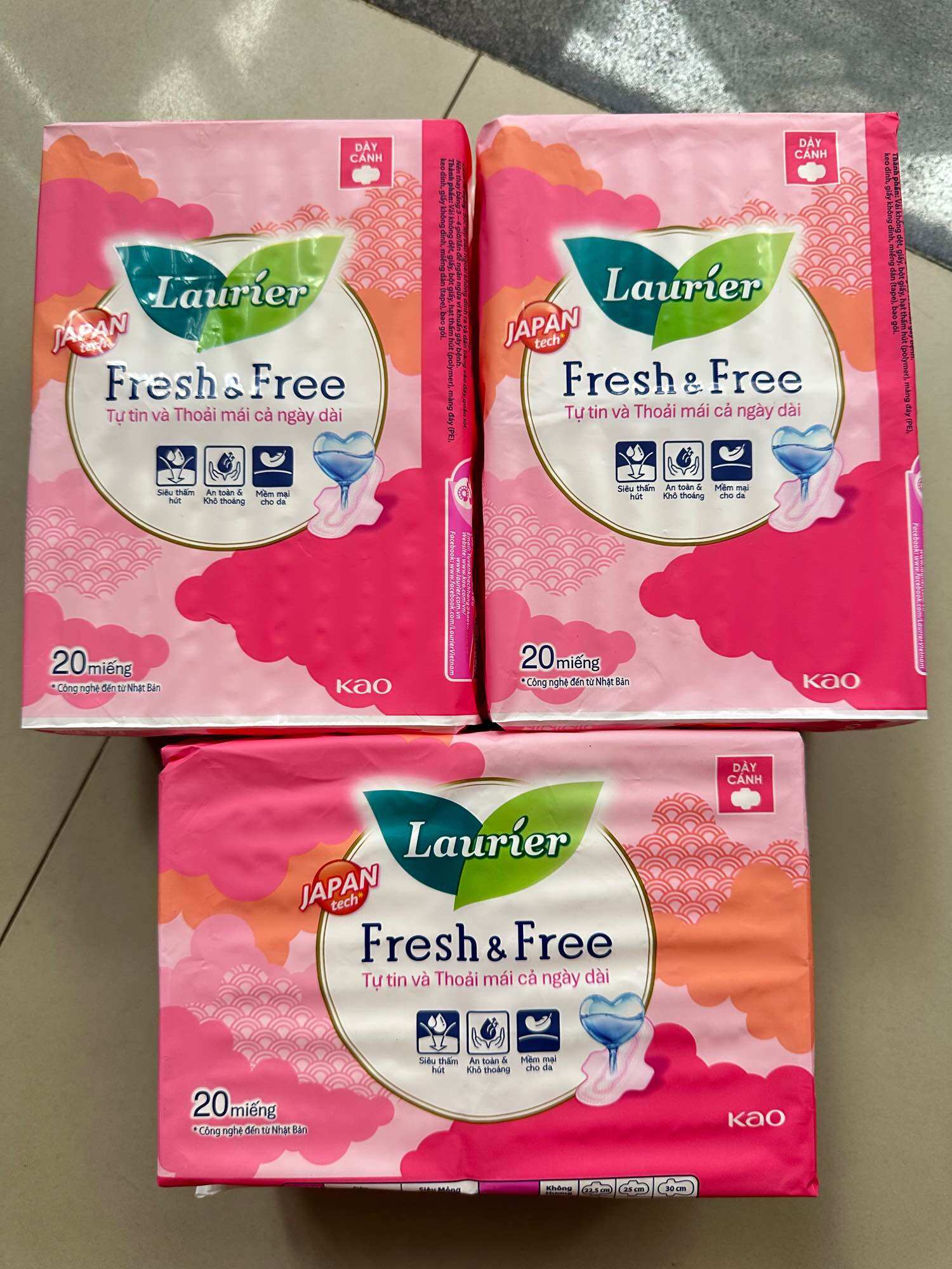 Combo 3 băng vệ sinh Laurie Fresh&Free Dày có cánh