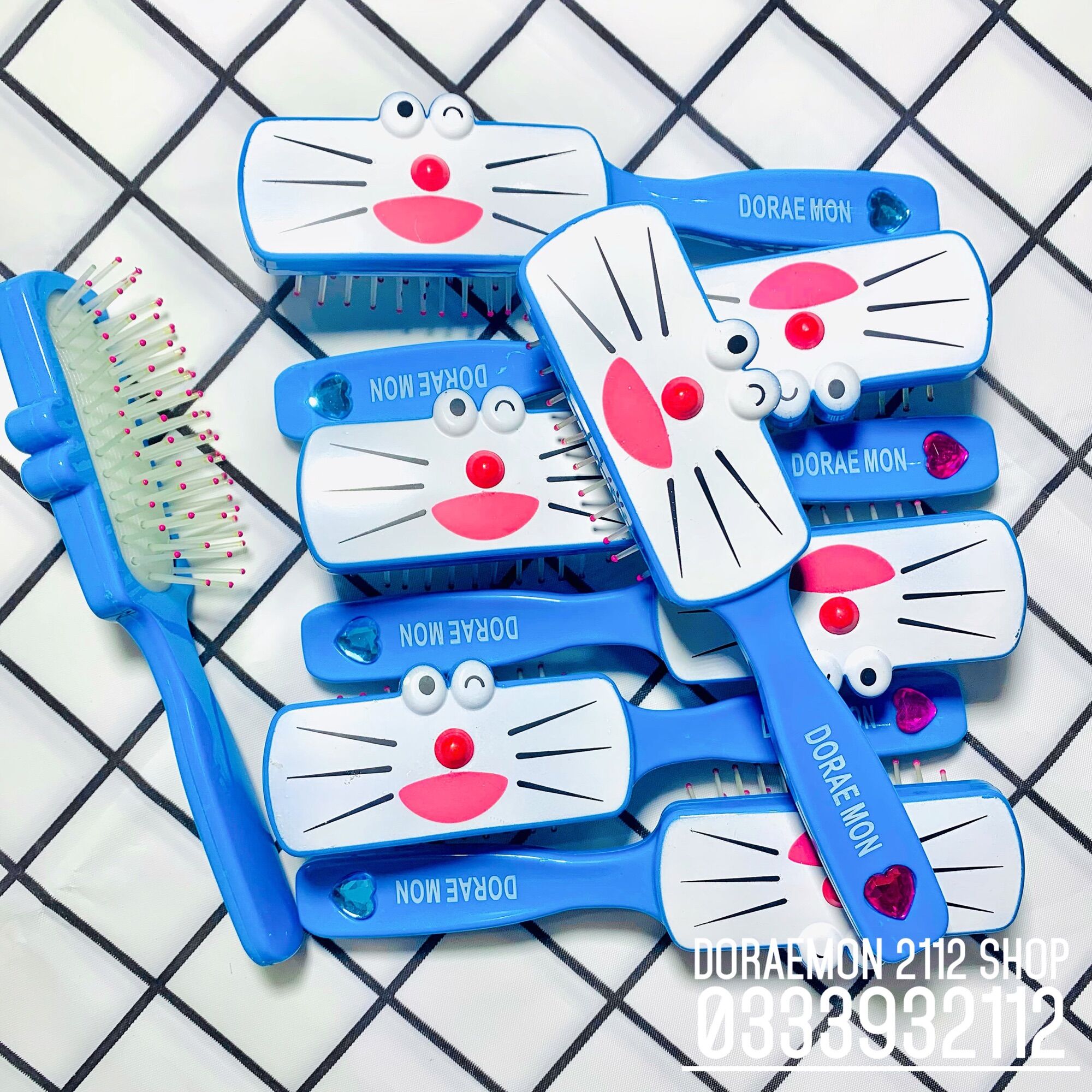 Lược chải tóc Doraemon dễ thương giúp gỡ rối và làm tóc óng mượt