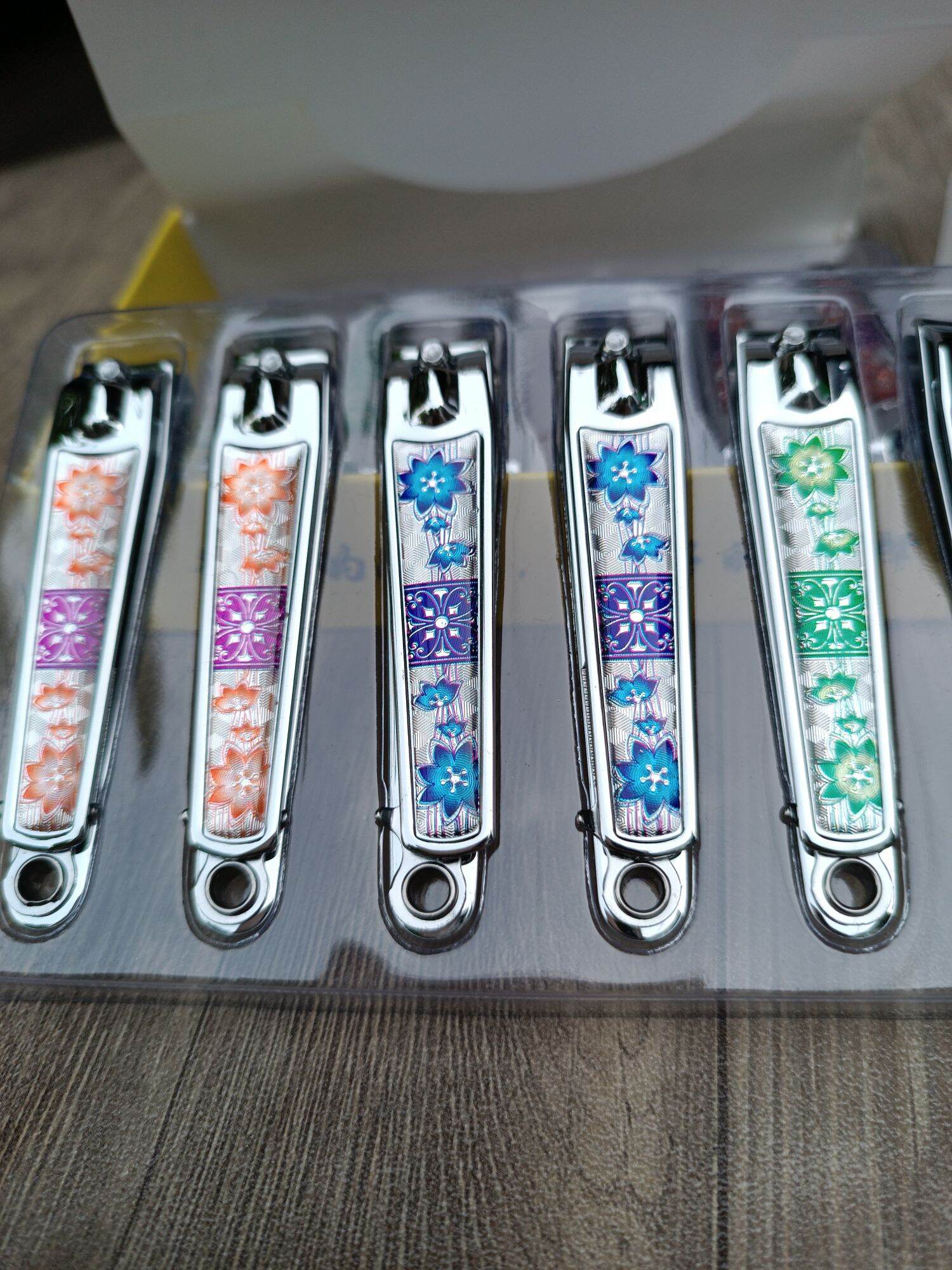 Bấm móng tay móng chân đa năng ( hộp 12 cái)