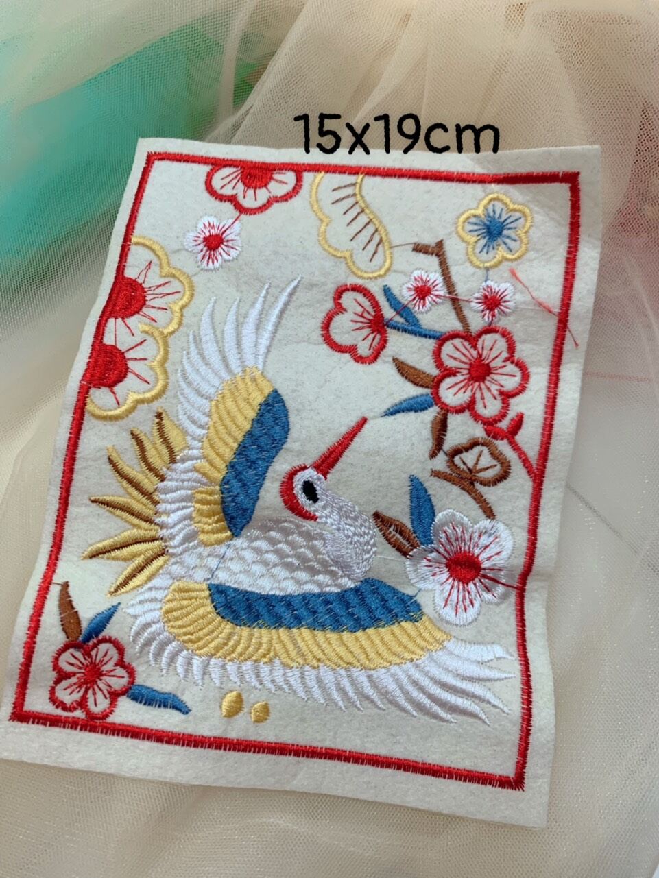 Miếng thêu hạc trang trí áo dài
