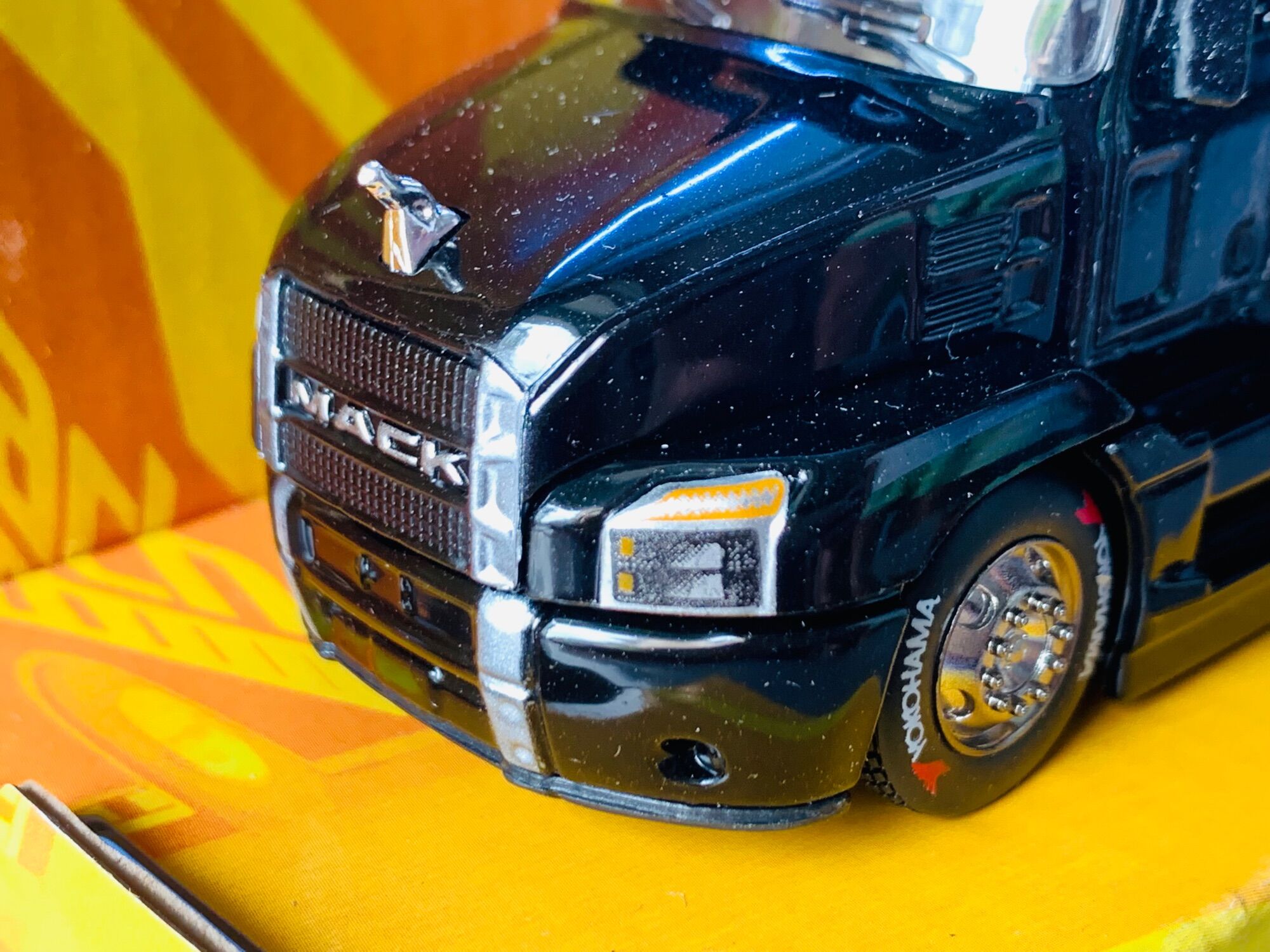 Hobby Store xe mô hình Maisto Container