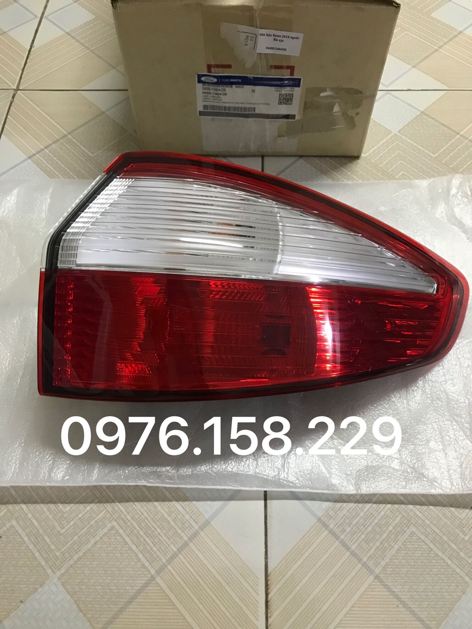 ĐÈN HẬU MIẾNG NGOÀI FORD FIESTA