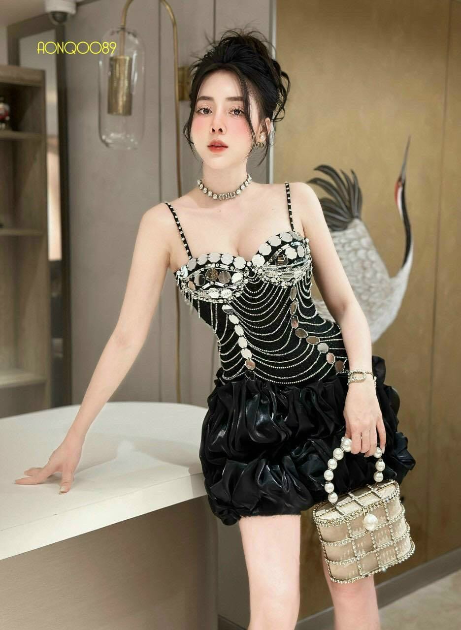 Đầm body kết tua đá gương