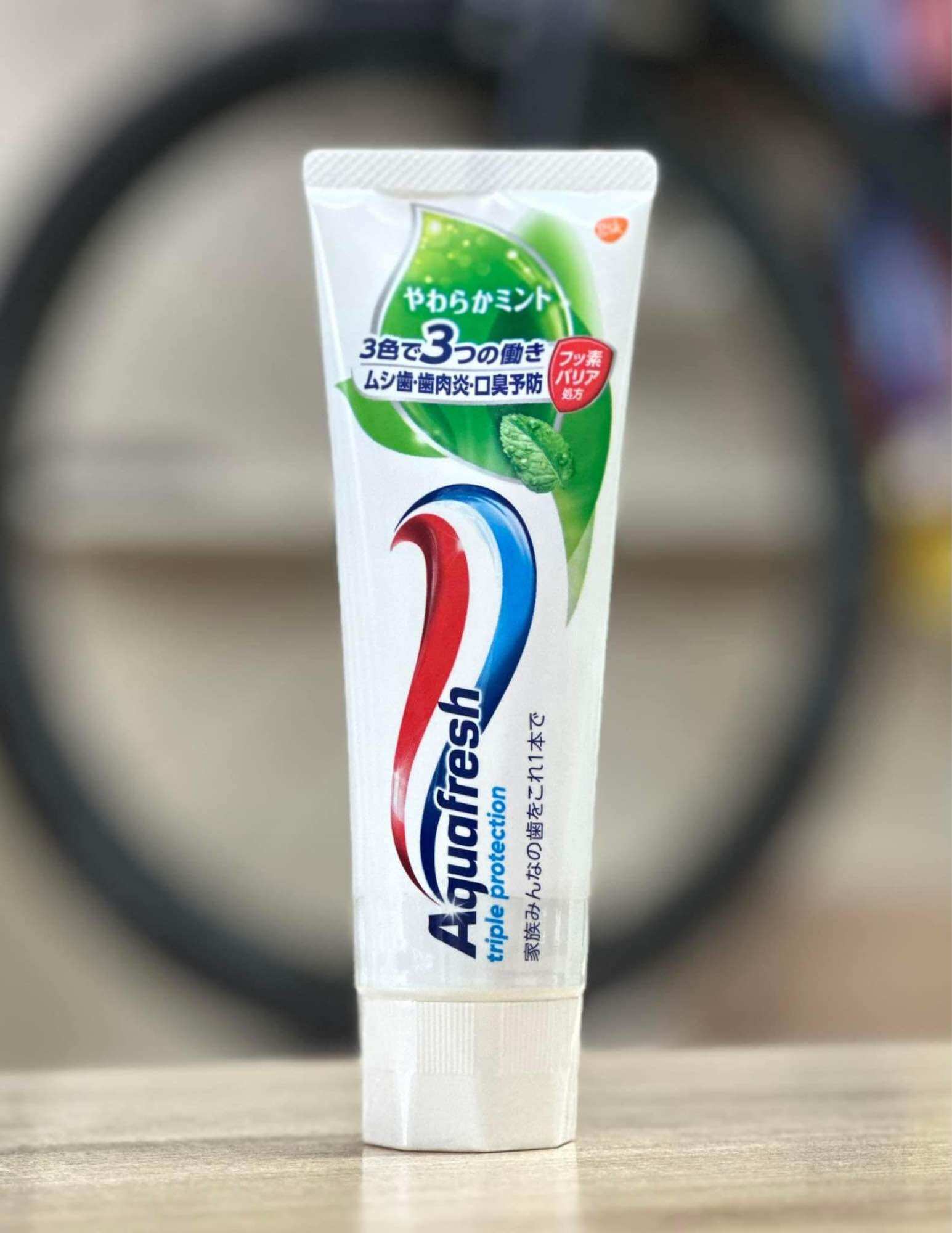 Kem đánh răng Aquafresh Nhật Bản