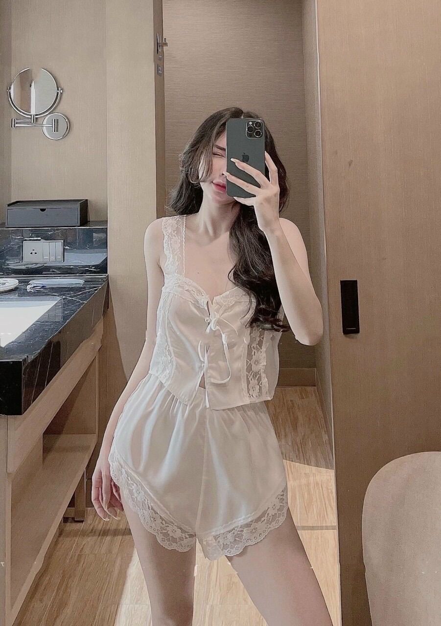 Đồ mặc nhà áo dây quần ngắn chất satin siêu đẹp