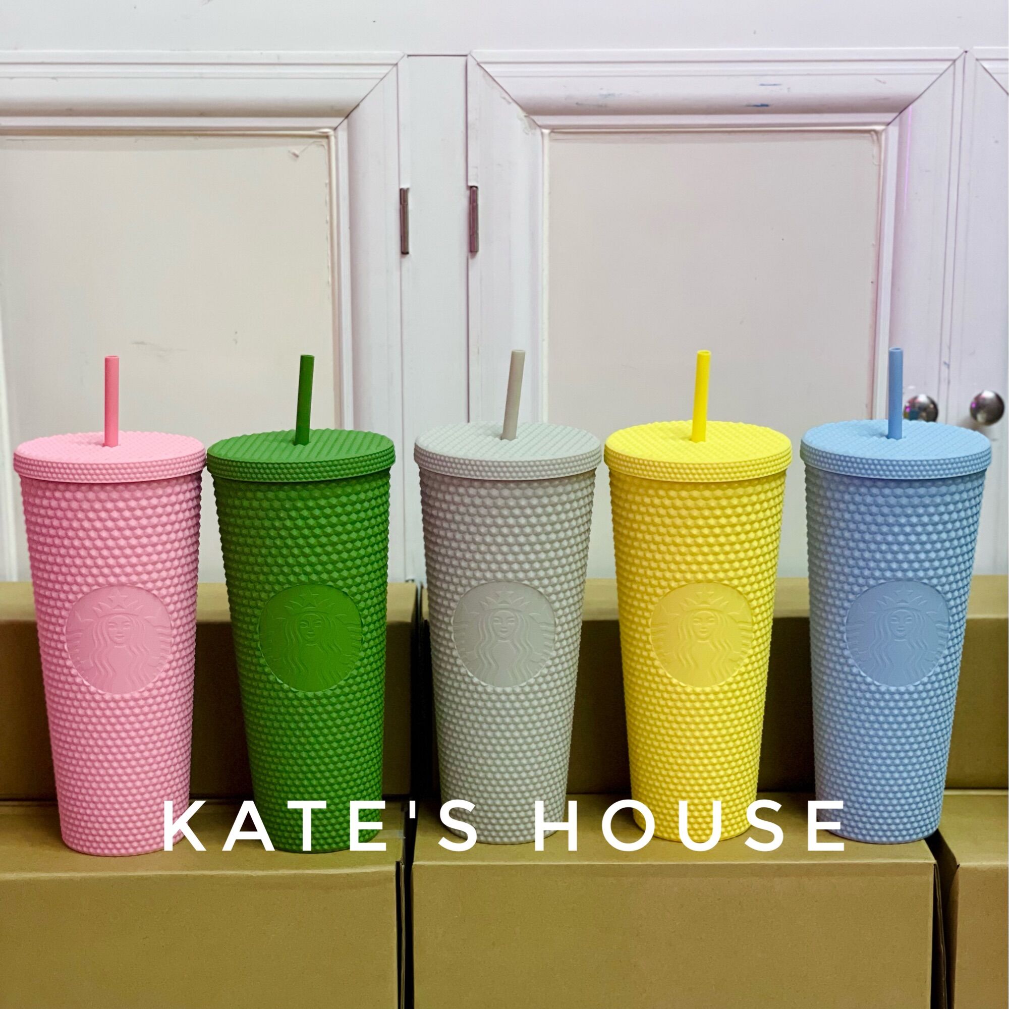 Ly gai studded 710ml phiên bản Matte tại Starbucks Taiwan 2021