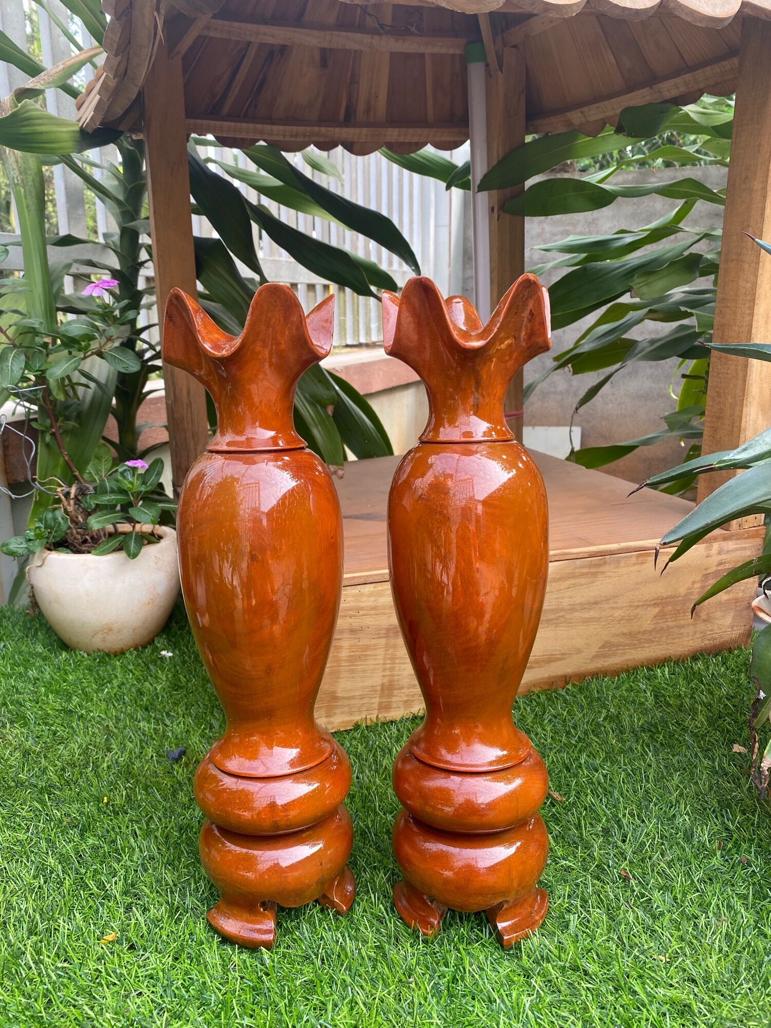 Lục bình gỗ gõ đỏ Việt , cao 40cm , đường kính 10cm