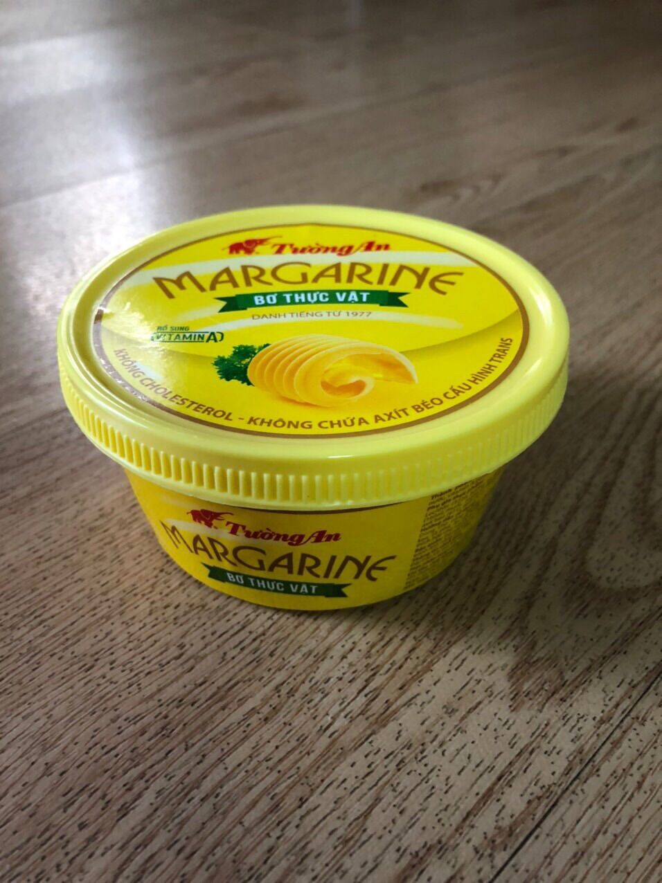 Bơ thực vật Tường An hộp 200 g