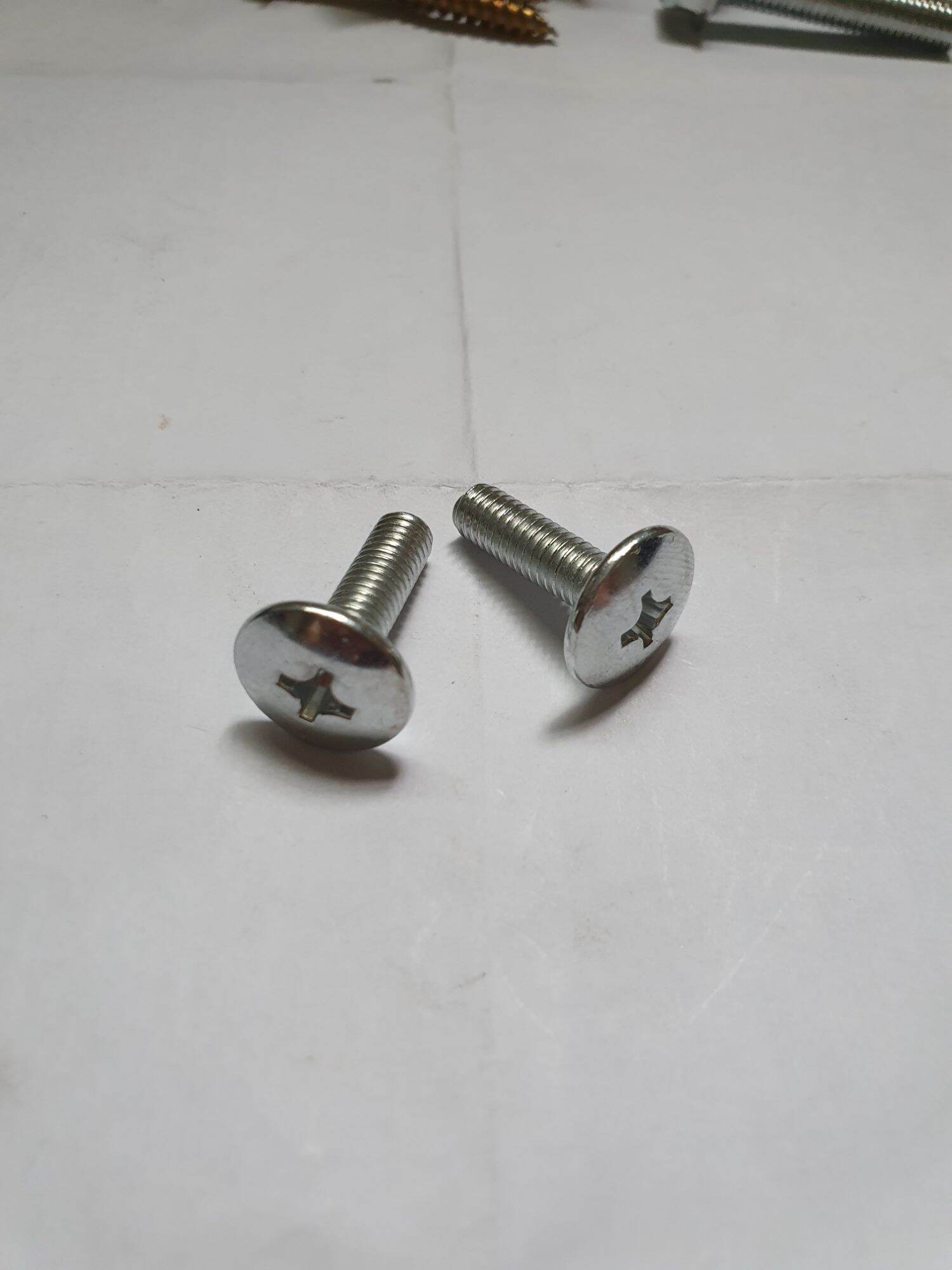 ốc dù m6 ly bắt mặt nạ xe wave và bửng xe. bọc 25 con