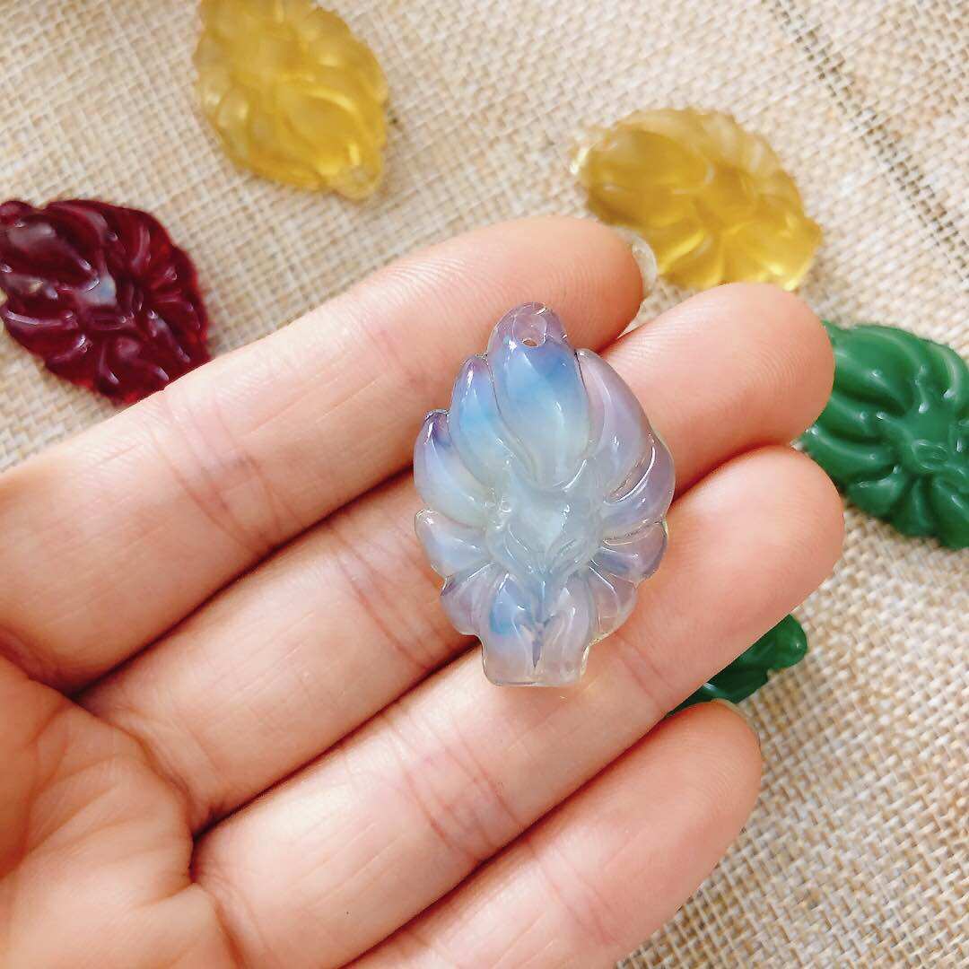 Mặt hồ ly chúa 9 đuôi - tặng kèm móc kẹp, dây da và hộp đựng
