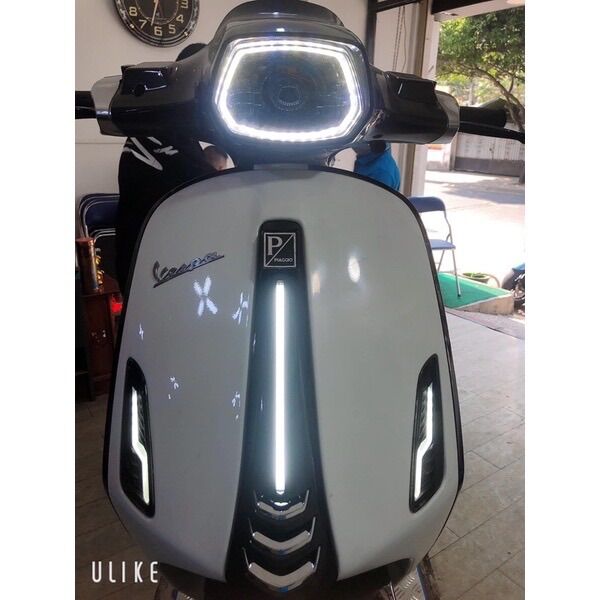 ỐP CÀ VẠT VESPA KÈM ĐÈN LED TUN