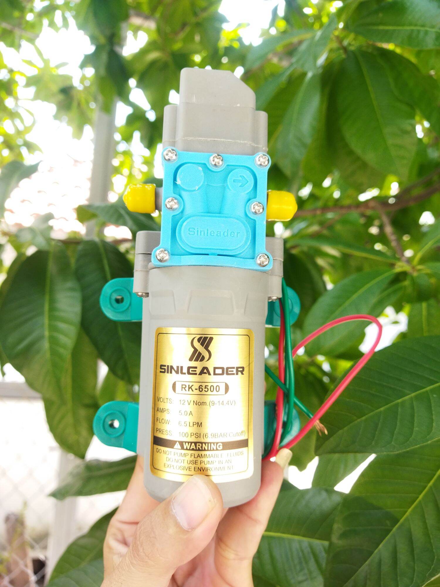 Máy bơm nước mini 12v sinleader phun sương, phun thuốc trừ sâu.
