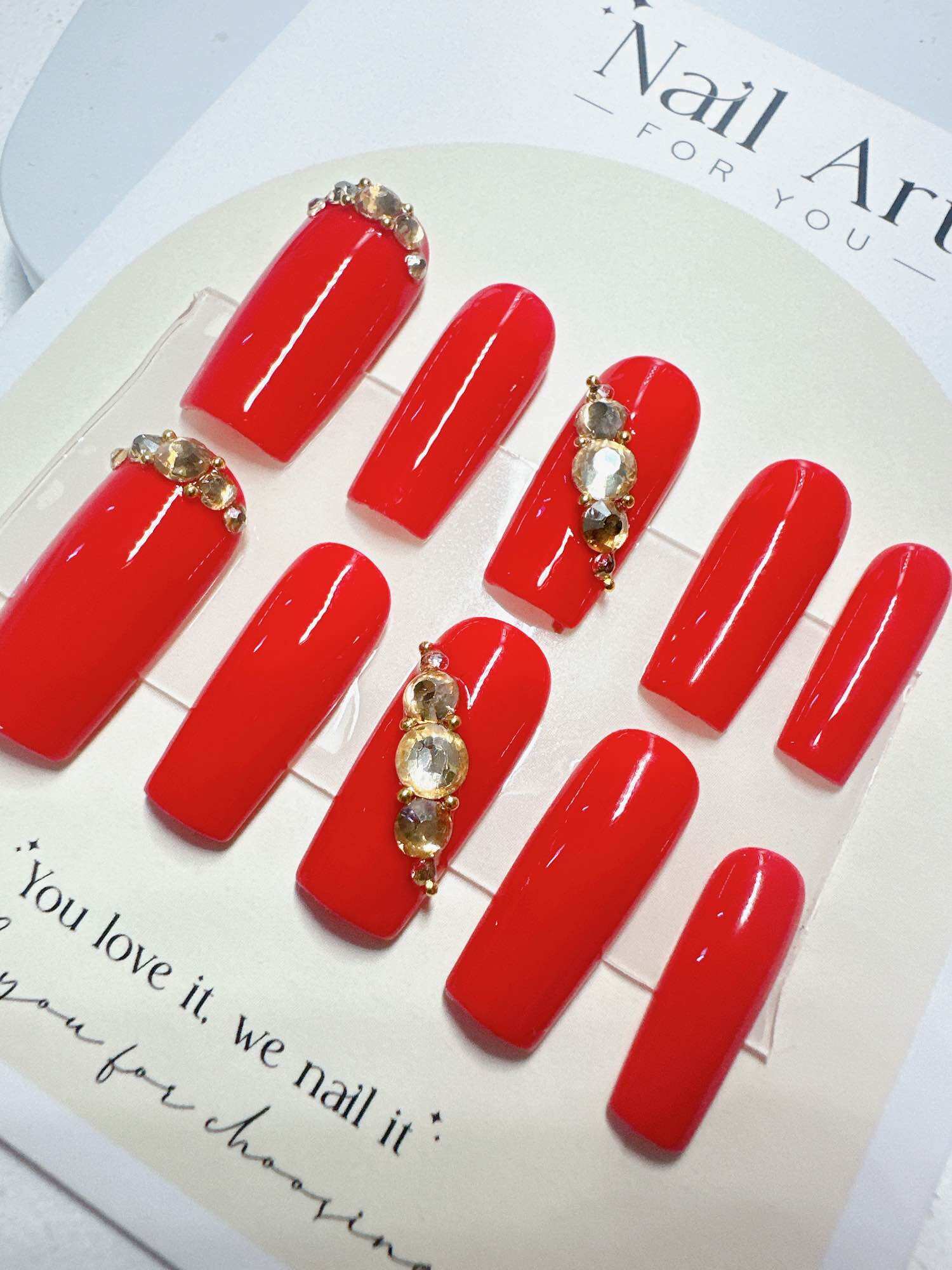 Nailbox Sơn Gel Móng Tay Đỏ Đính Đá Vàng Cao Cấp