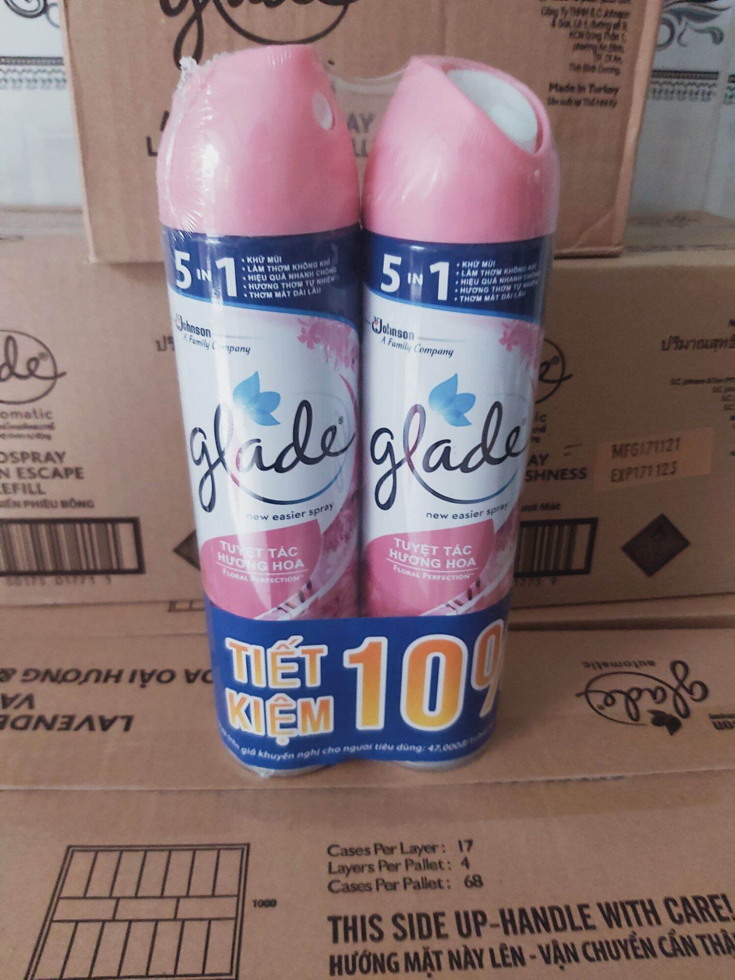 Xịt thơm phòng hương hoa glade